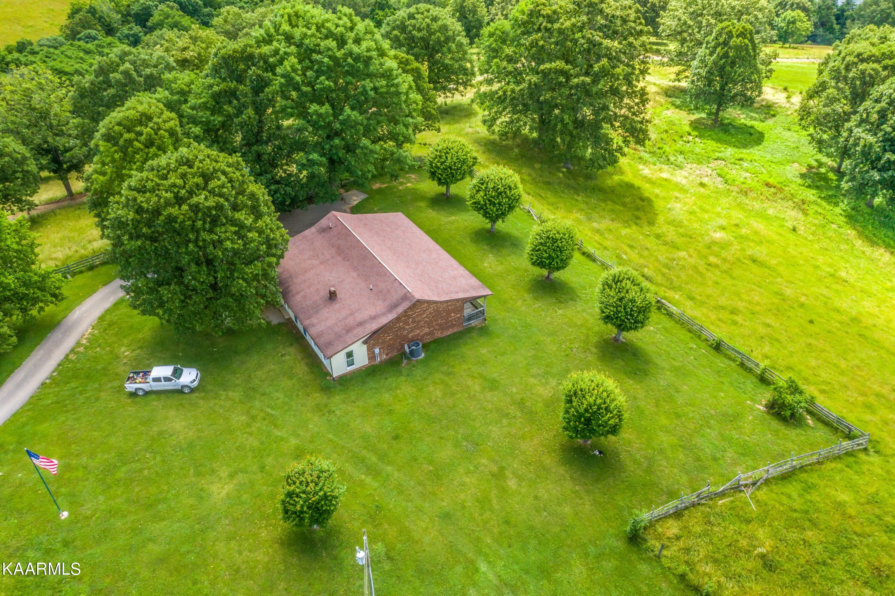 745 Ronald Holt Lane Tazewell TN 37879