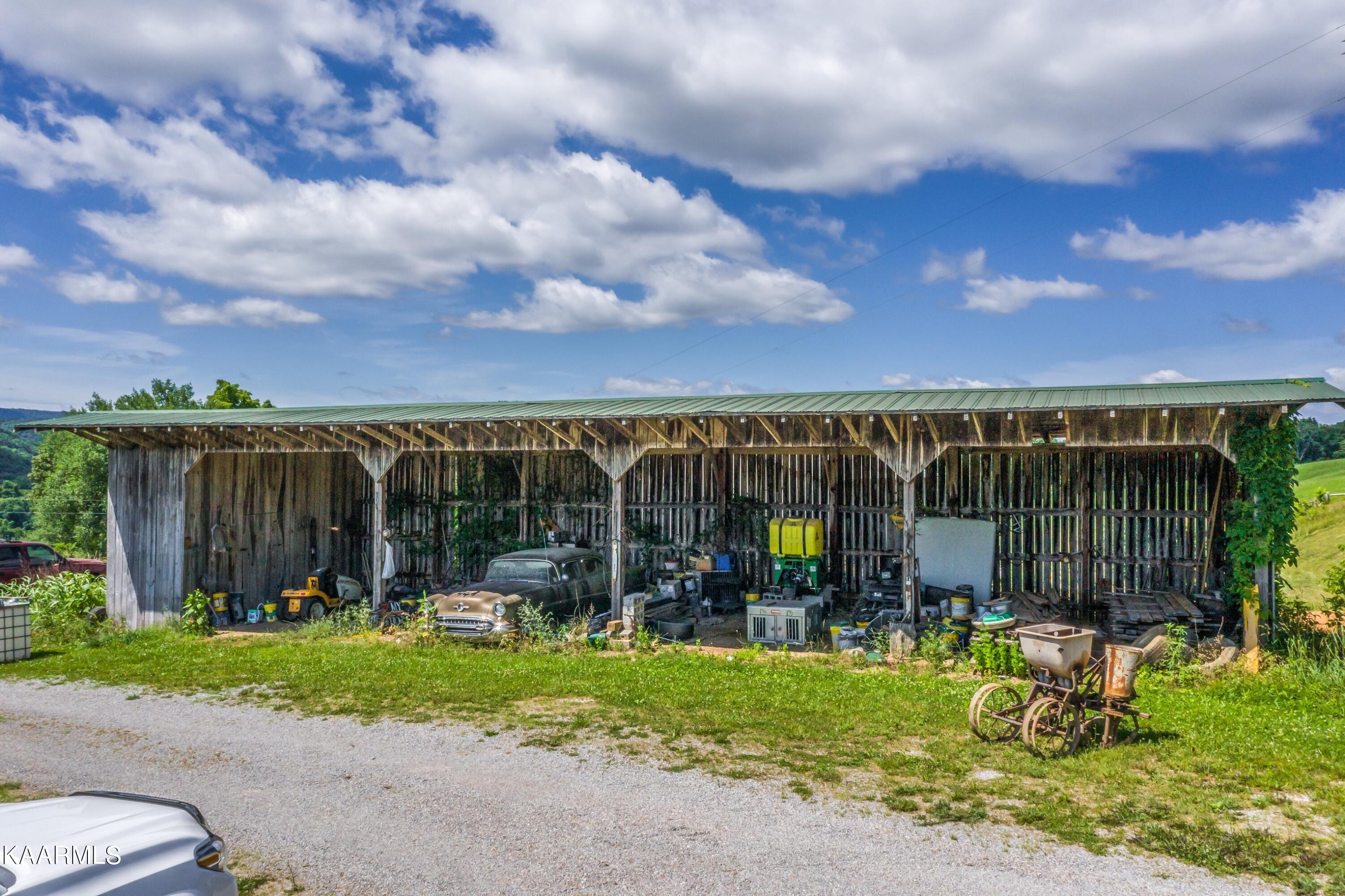 745 Ronald Holt Lane Tazewell TN 37879