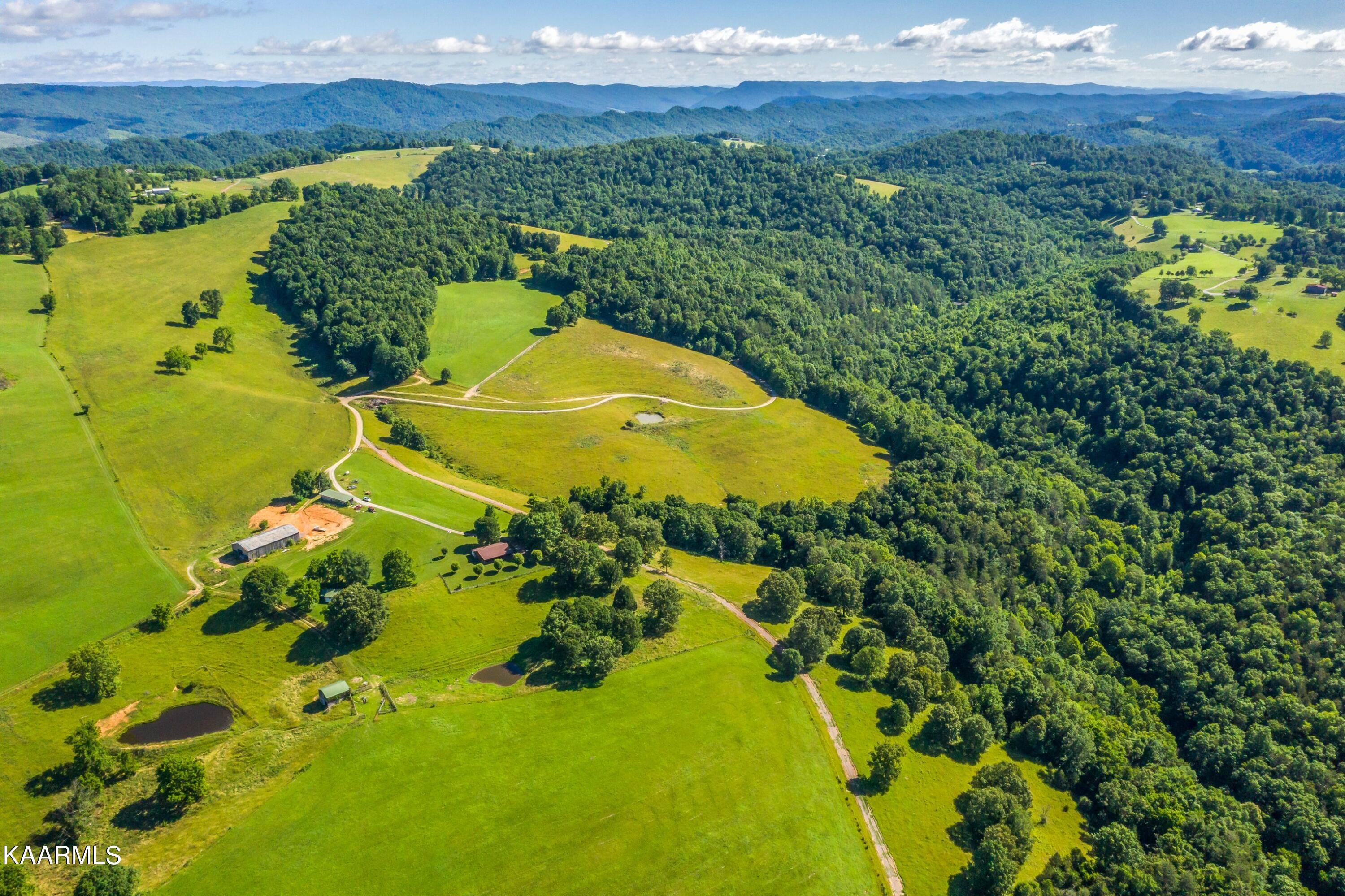 745 Ronald Holt Lane Tazewell TN 37879