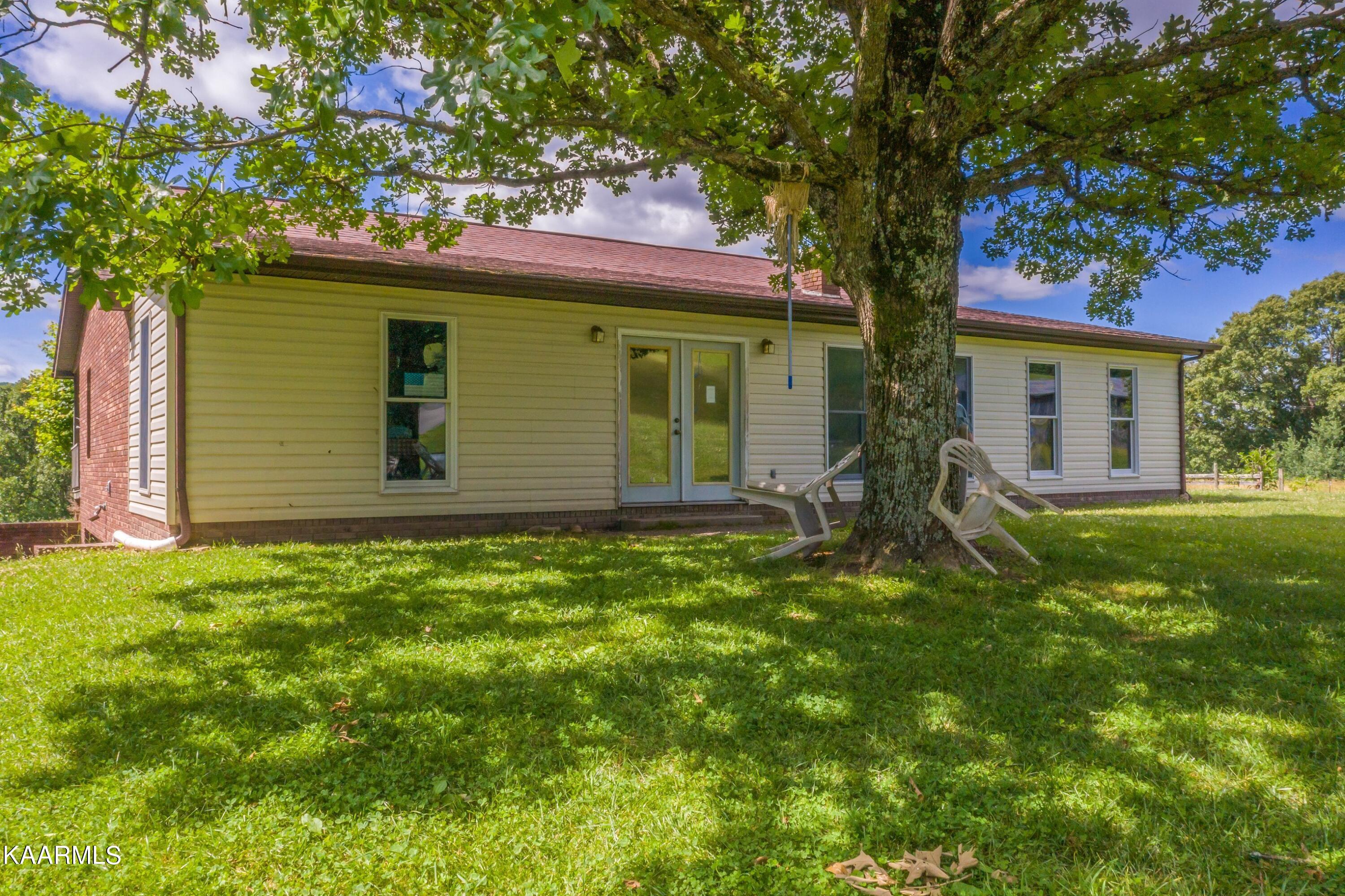 745 Ronald Holt Lane Tazewell TN 37879