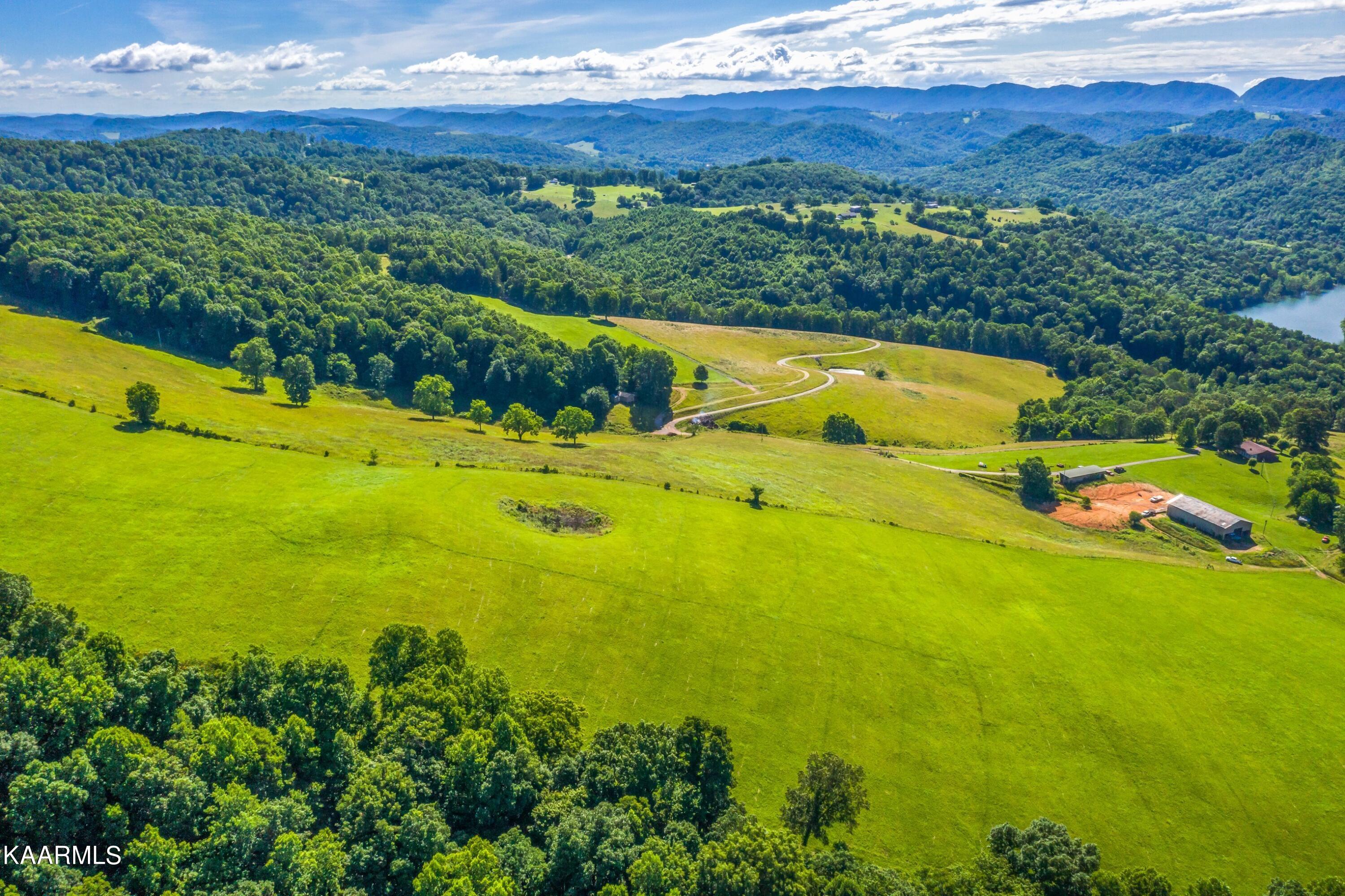 745 Ronald Holt Lane Tazewell TN 37879