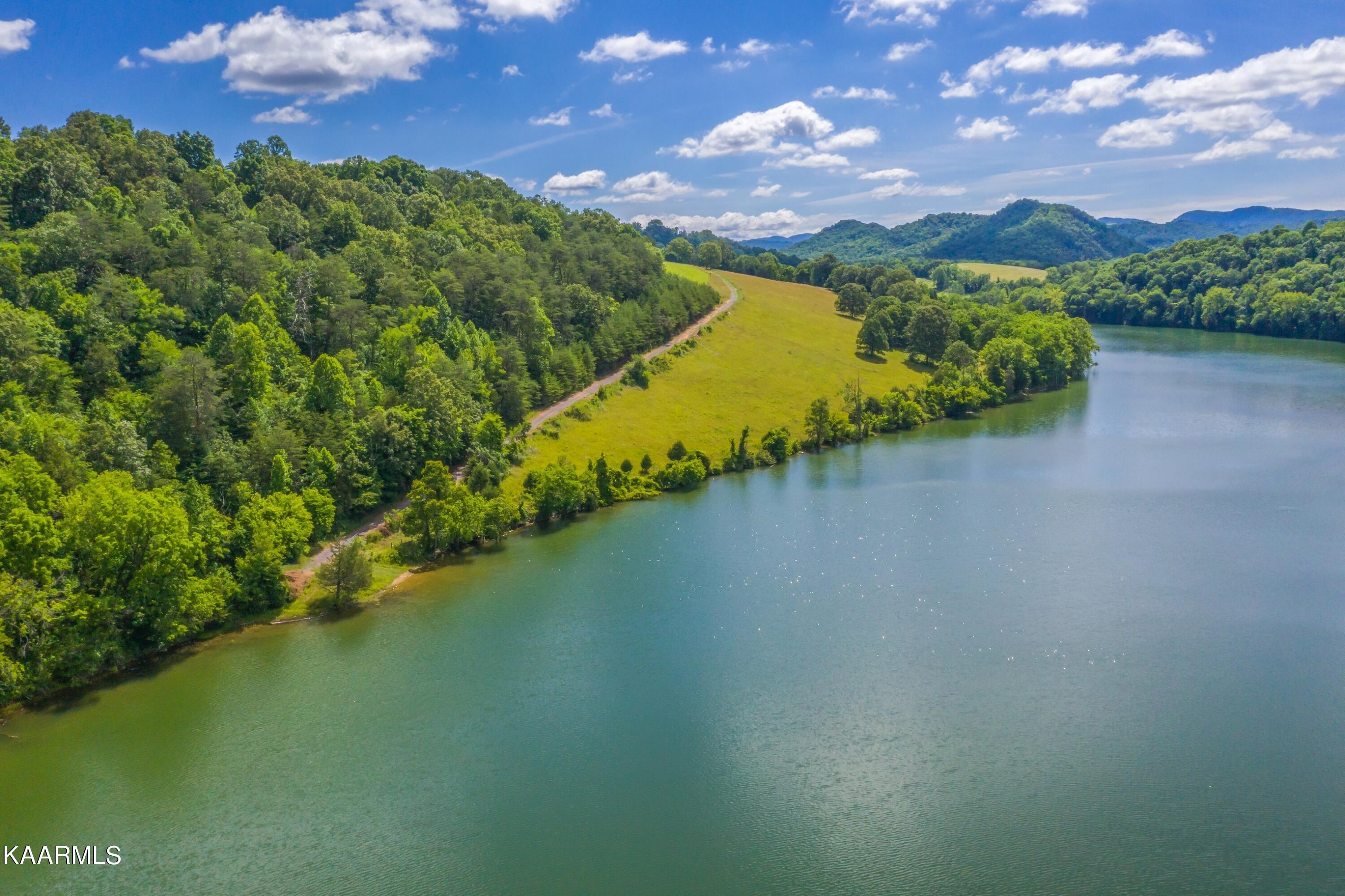745 Ronald Holt Lane Tazewell TN 37879