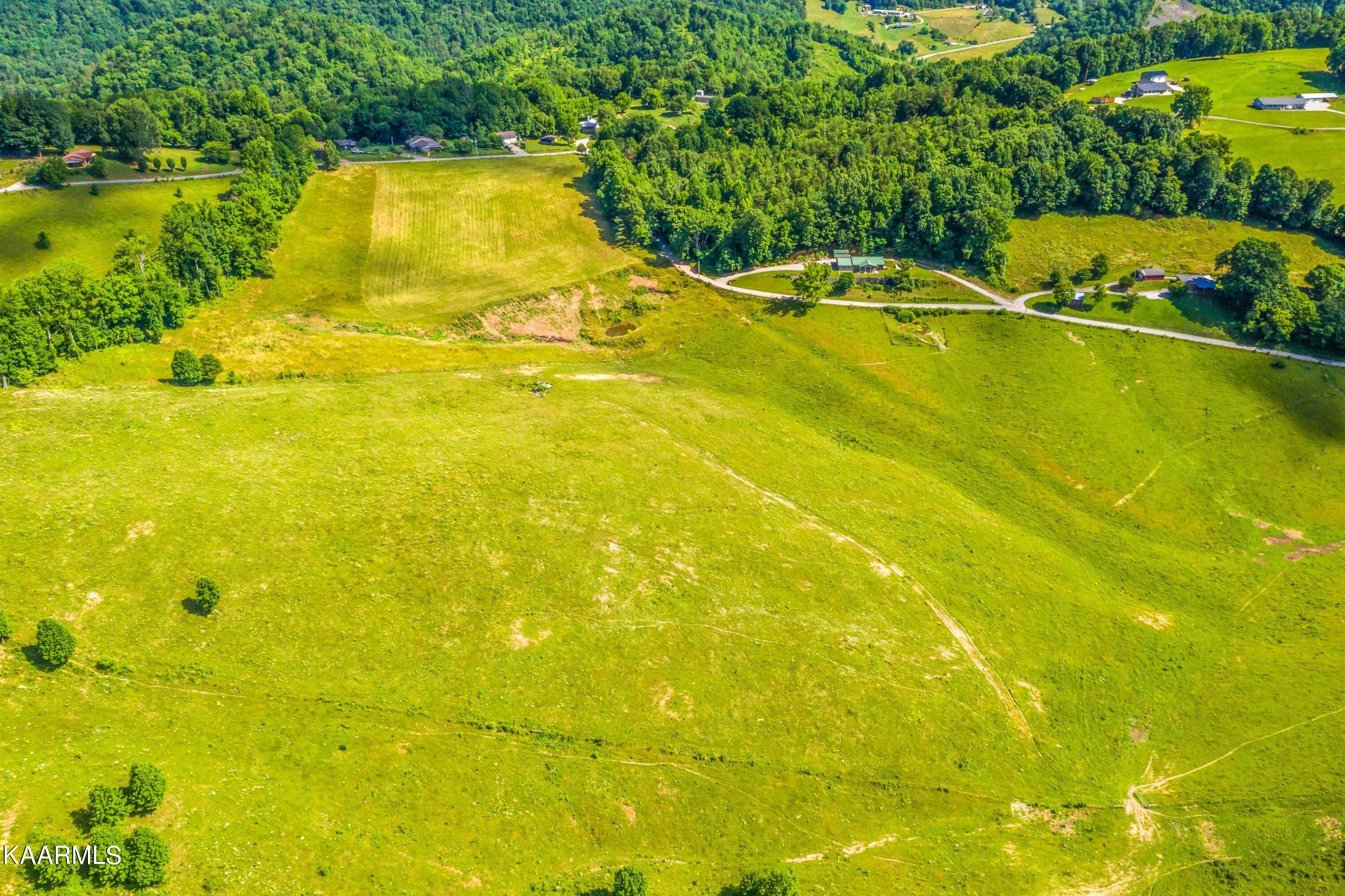 745 Ronald Holt Lane Tazewell TN 37879
