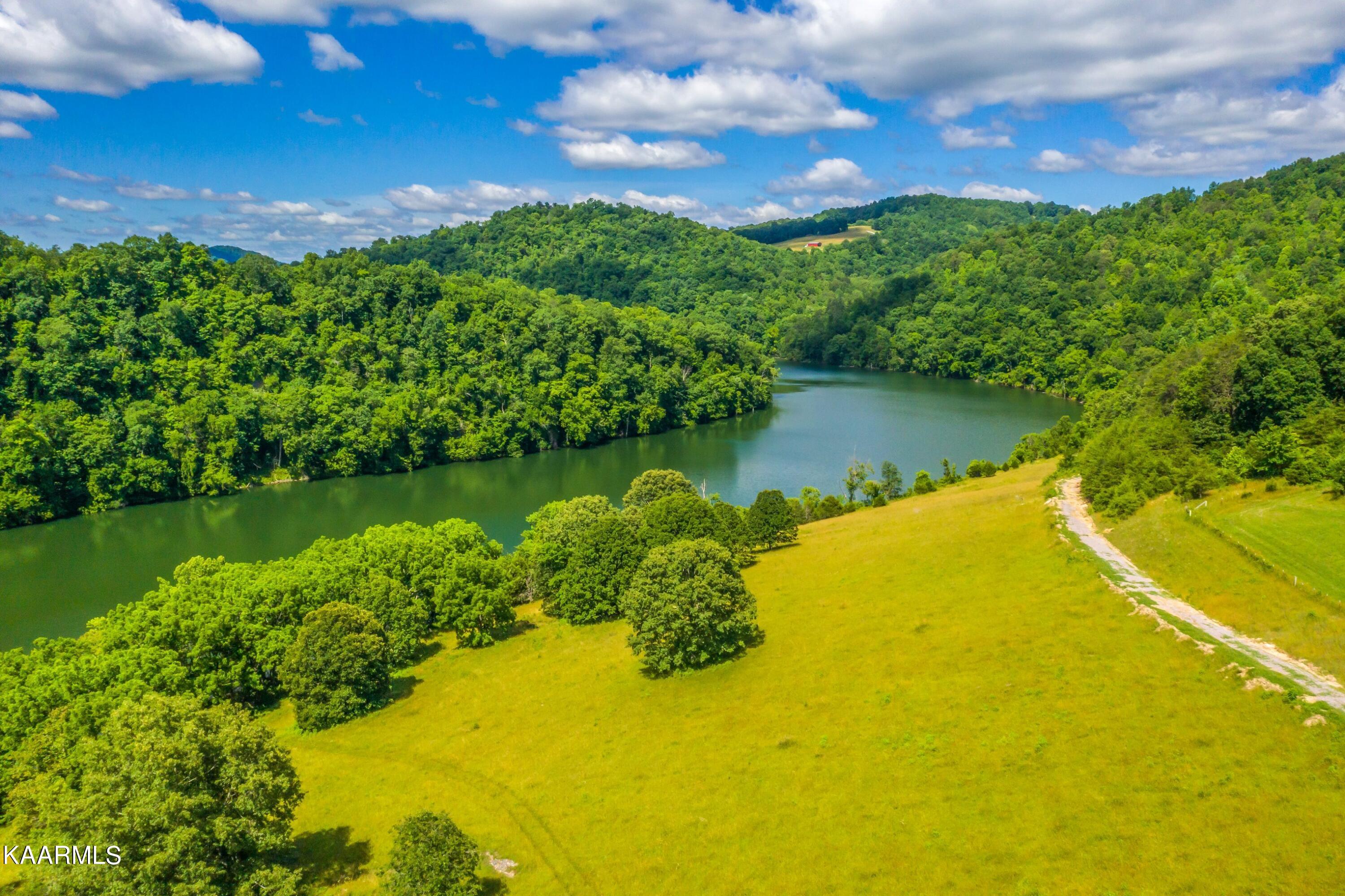 745 Ronald Holt Lane Tazewell TN 37879
