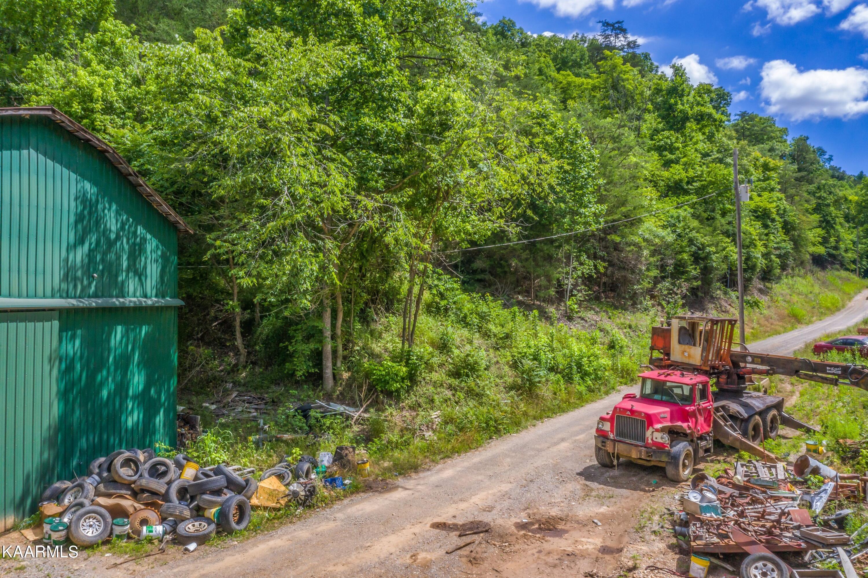 745 Ronald Holt Lane Tazewell TN 37879
