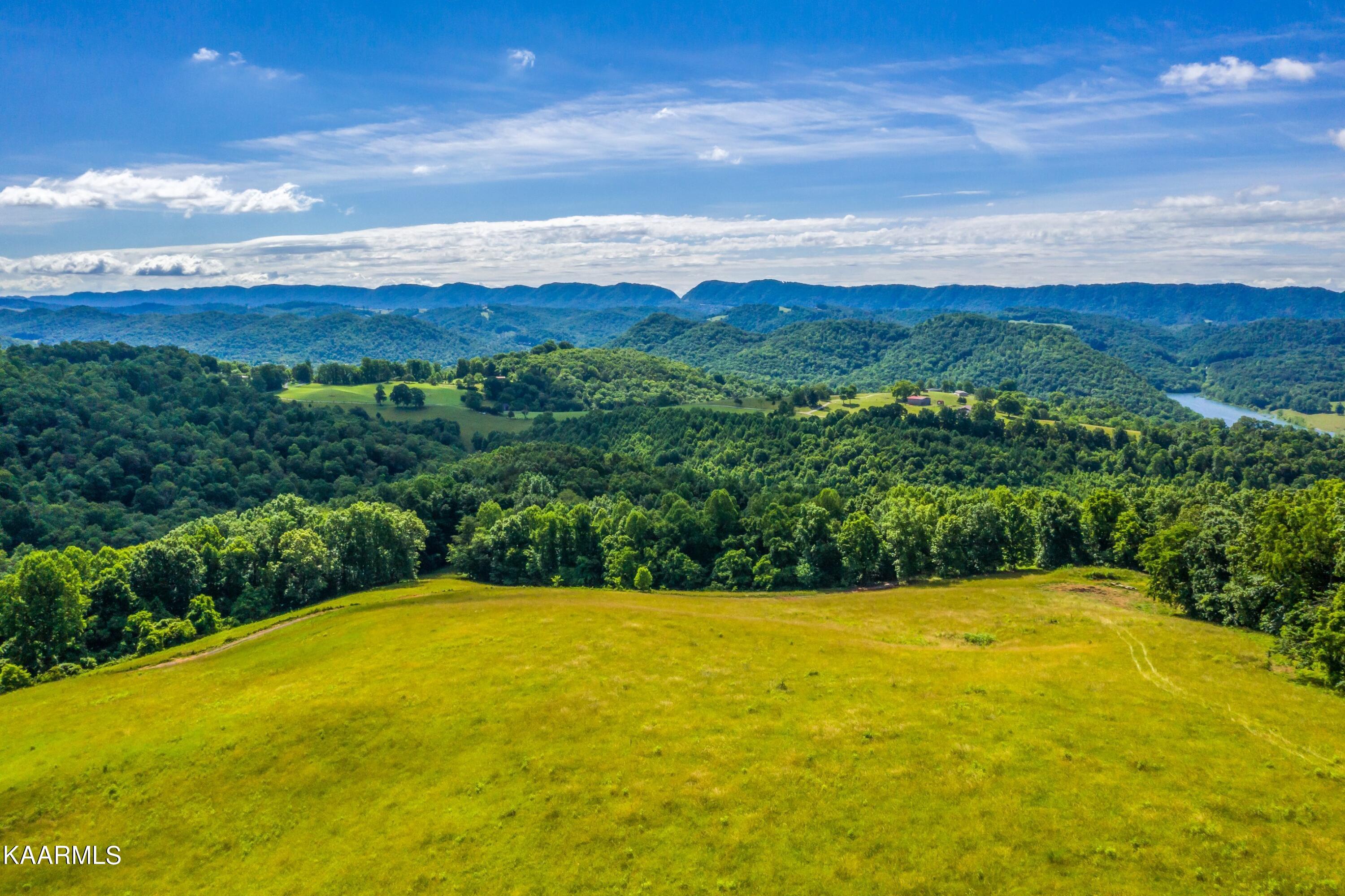 745 Ronald Holt Lane Tazewell TN 37879
