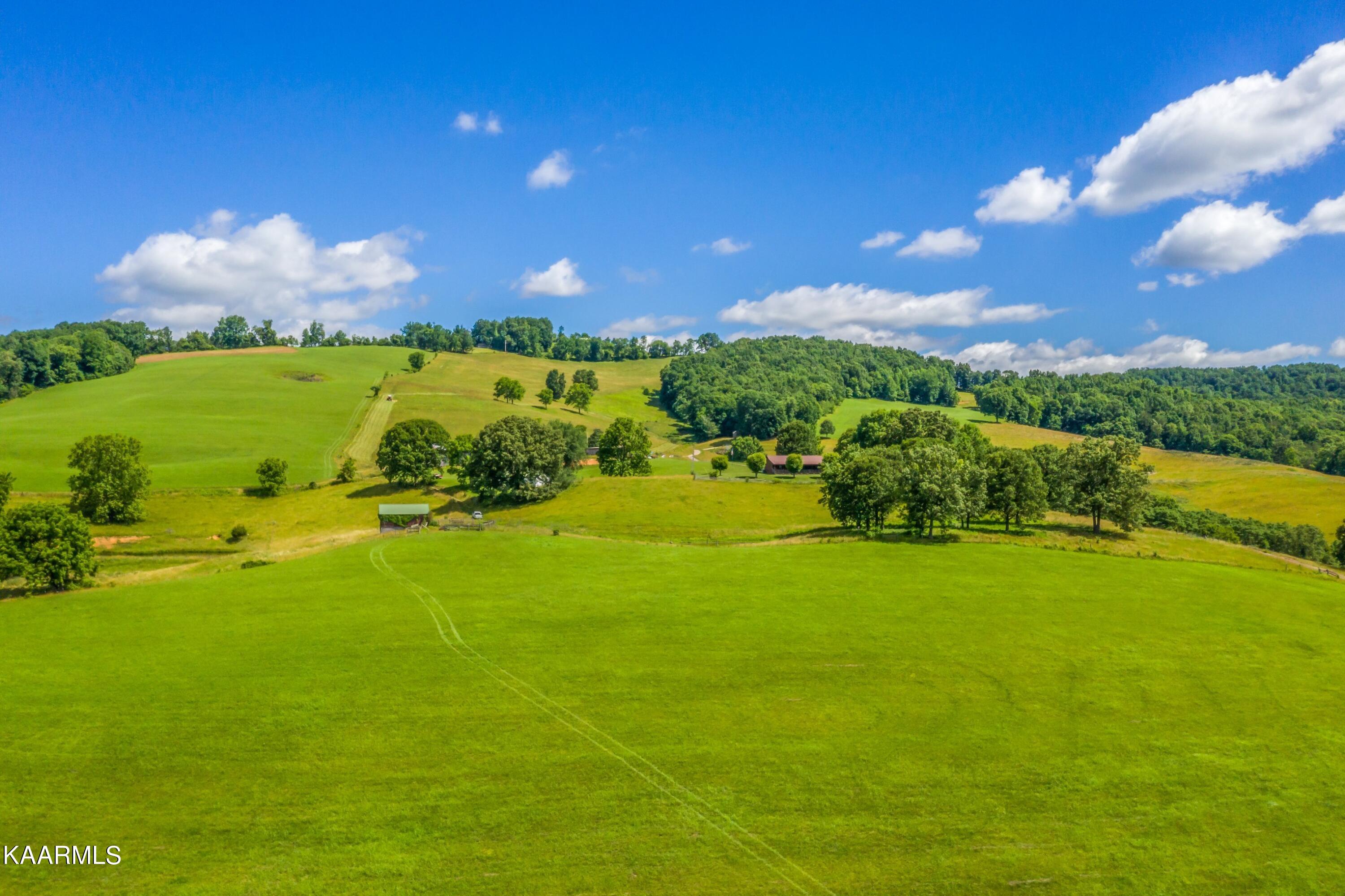 745 Ronald Holt Lane Tazewell TN 37879