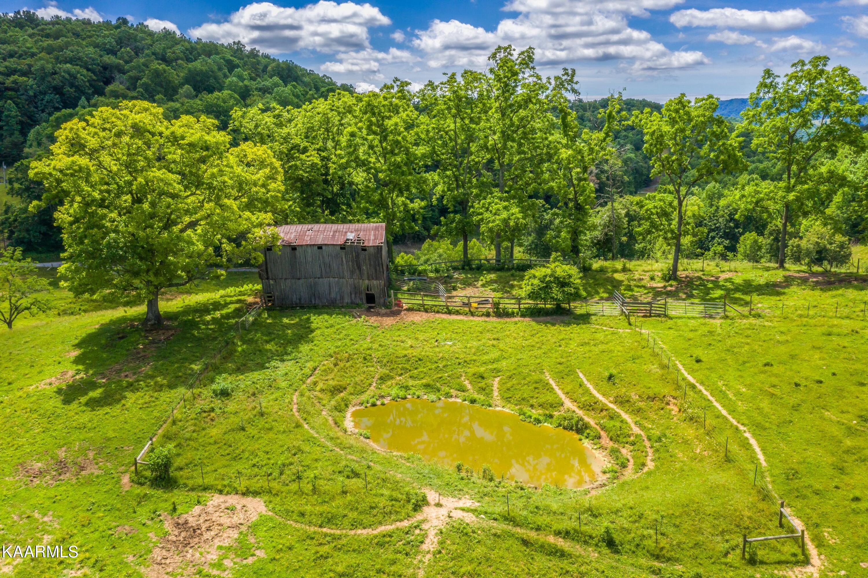 745 Ronald Holt Lane Tazewell TN 37879