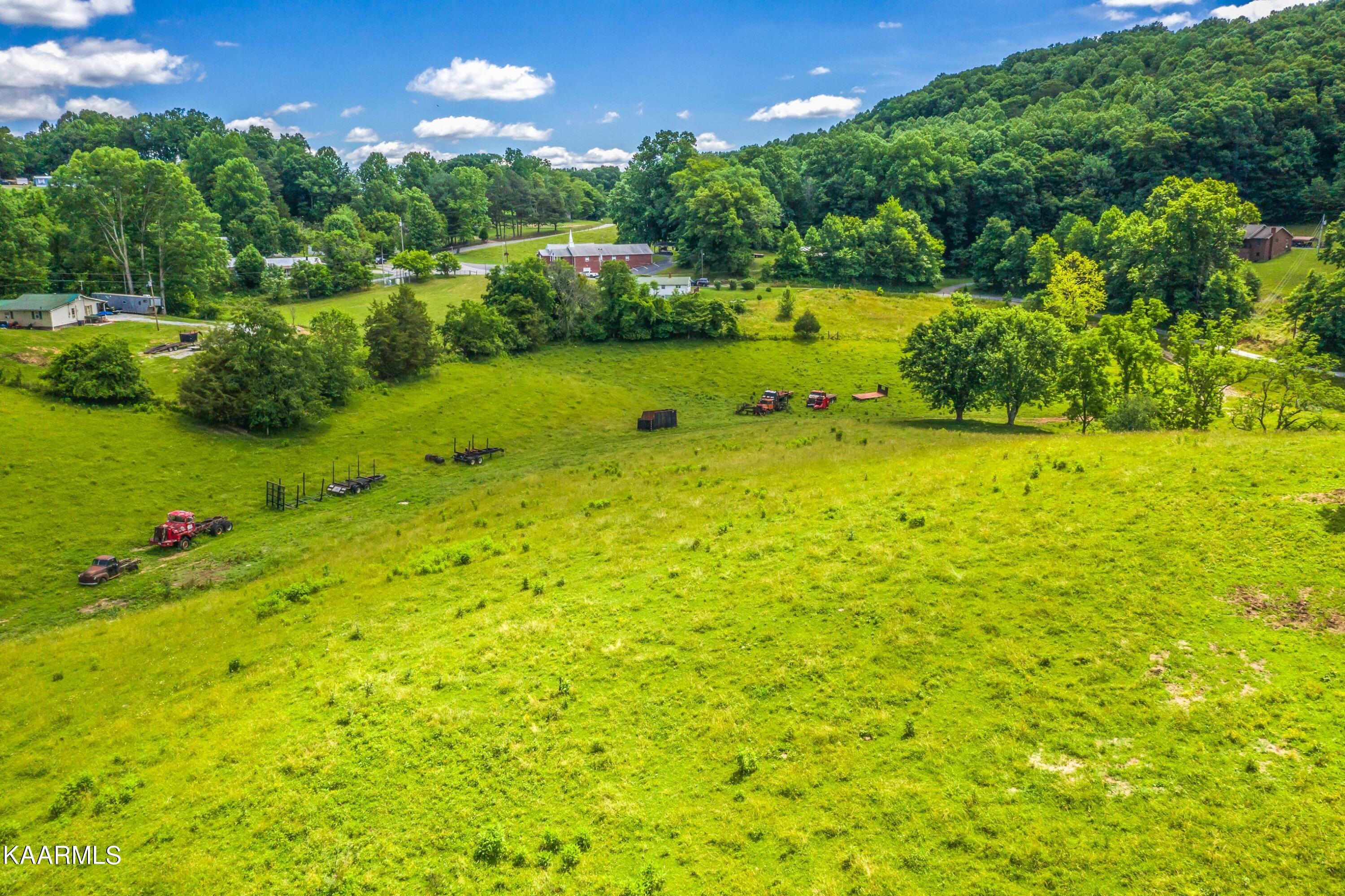 745 Ronald Holt Lane Tazewell TN 37879