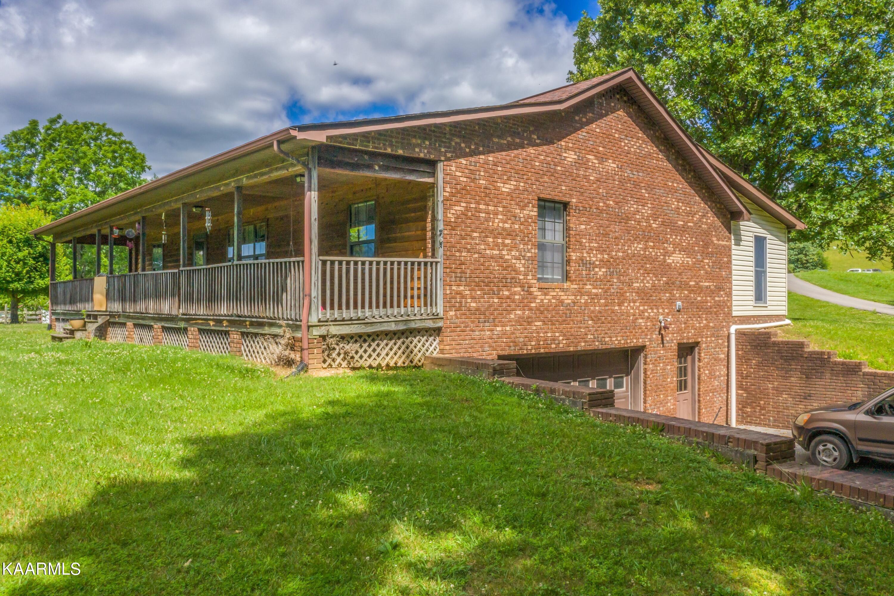 745 Ronald Holt Lane Tazewell TN 37879