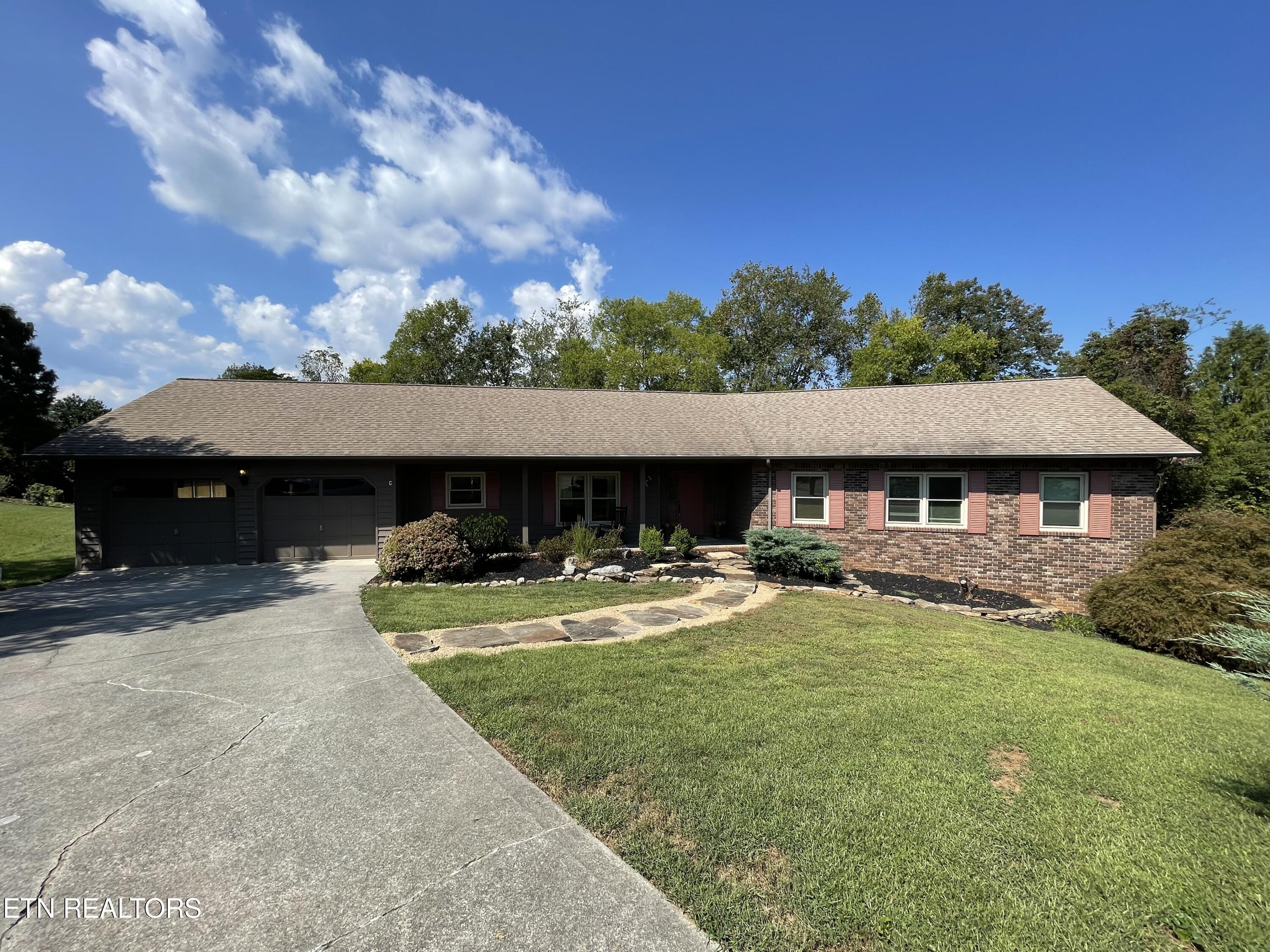 103 Farmington Place Clinton TN 37716
