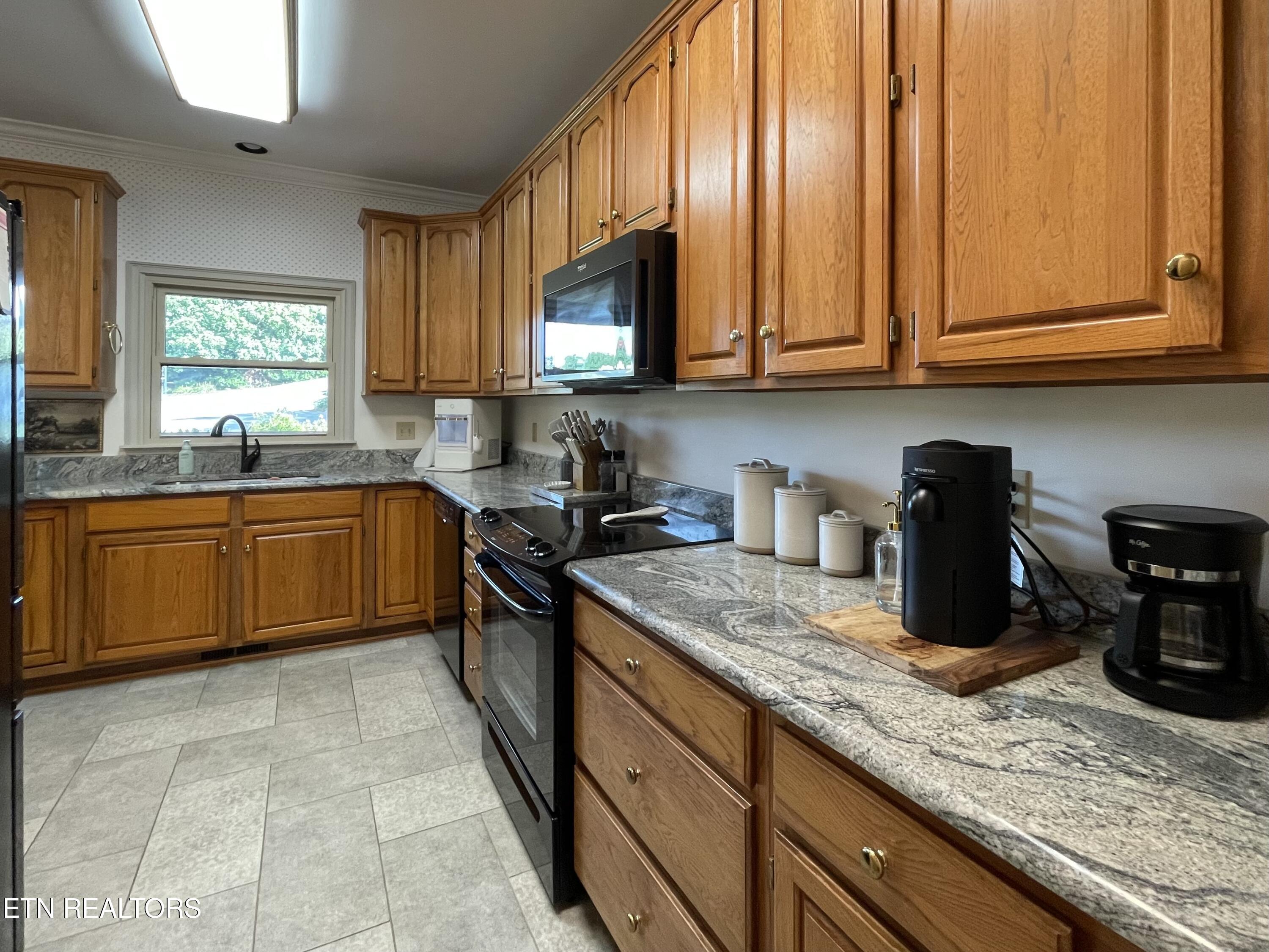 103 Farmington Place Clinton TN 37716