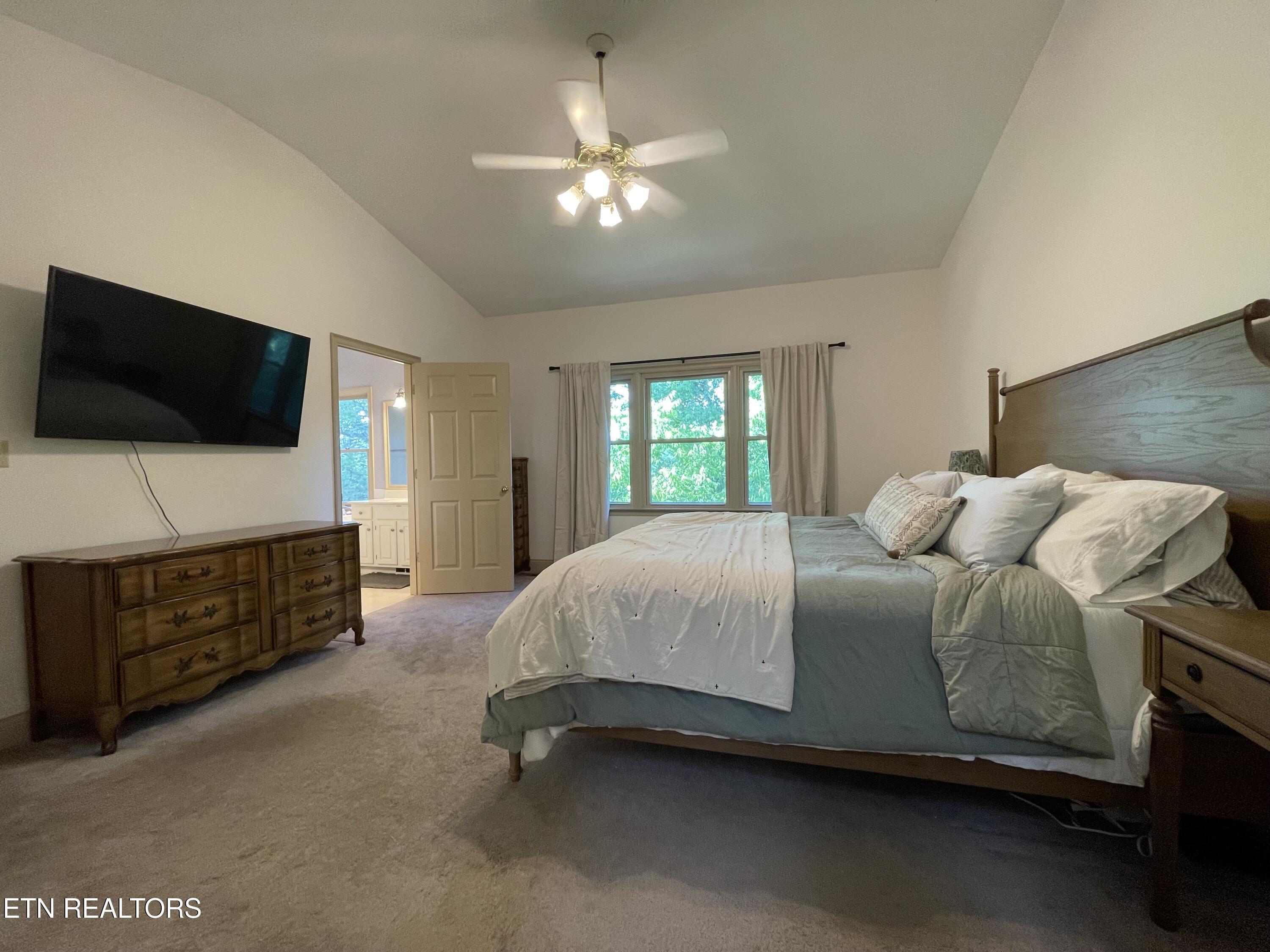 103 Farmington Place Clinton TN 37716