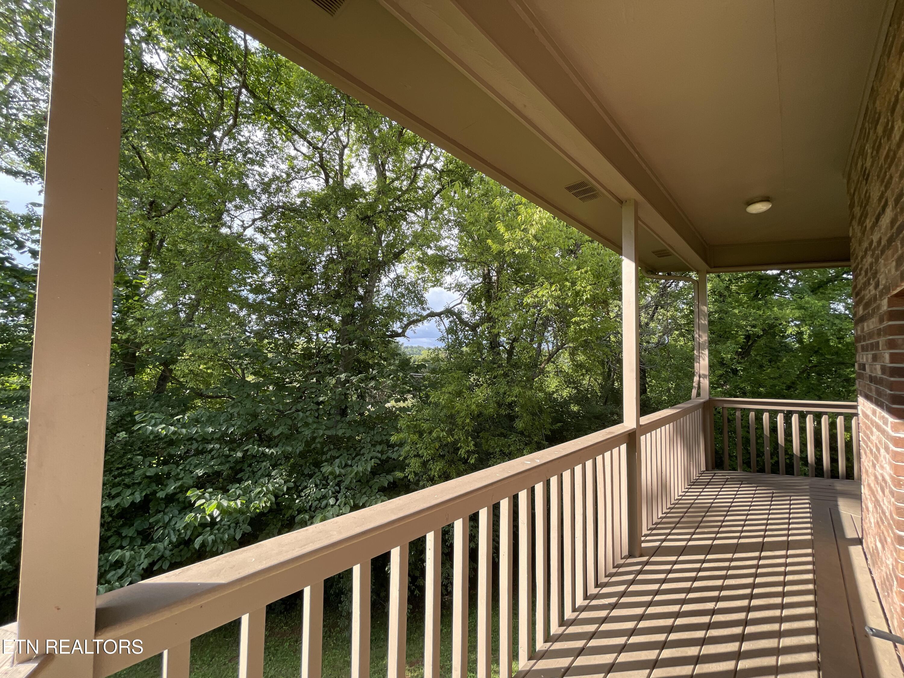 103 Farmington Place Clinton TN 37716