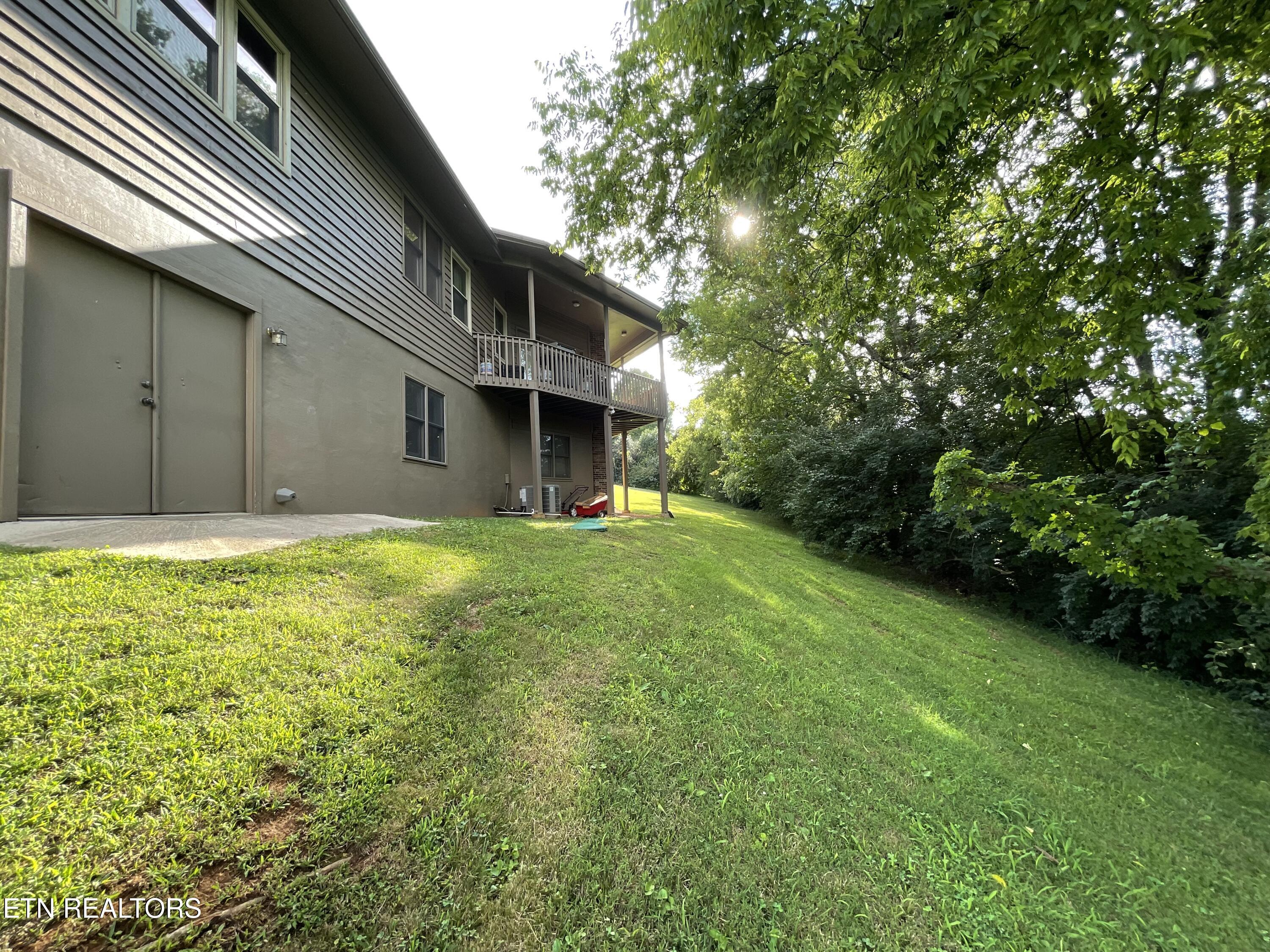 103 Farmington Place Clinton TN 37716