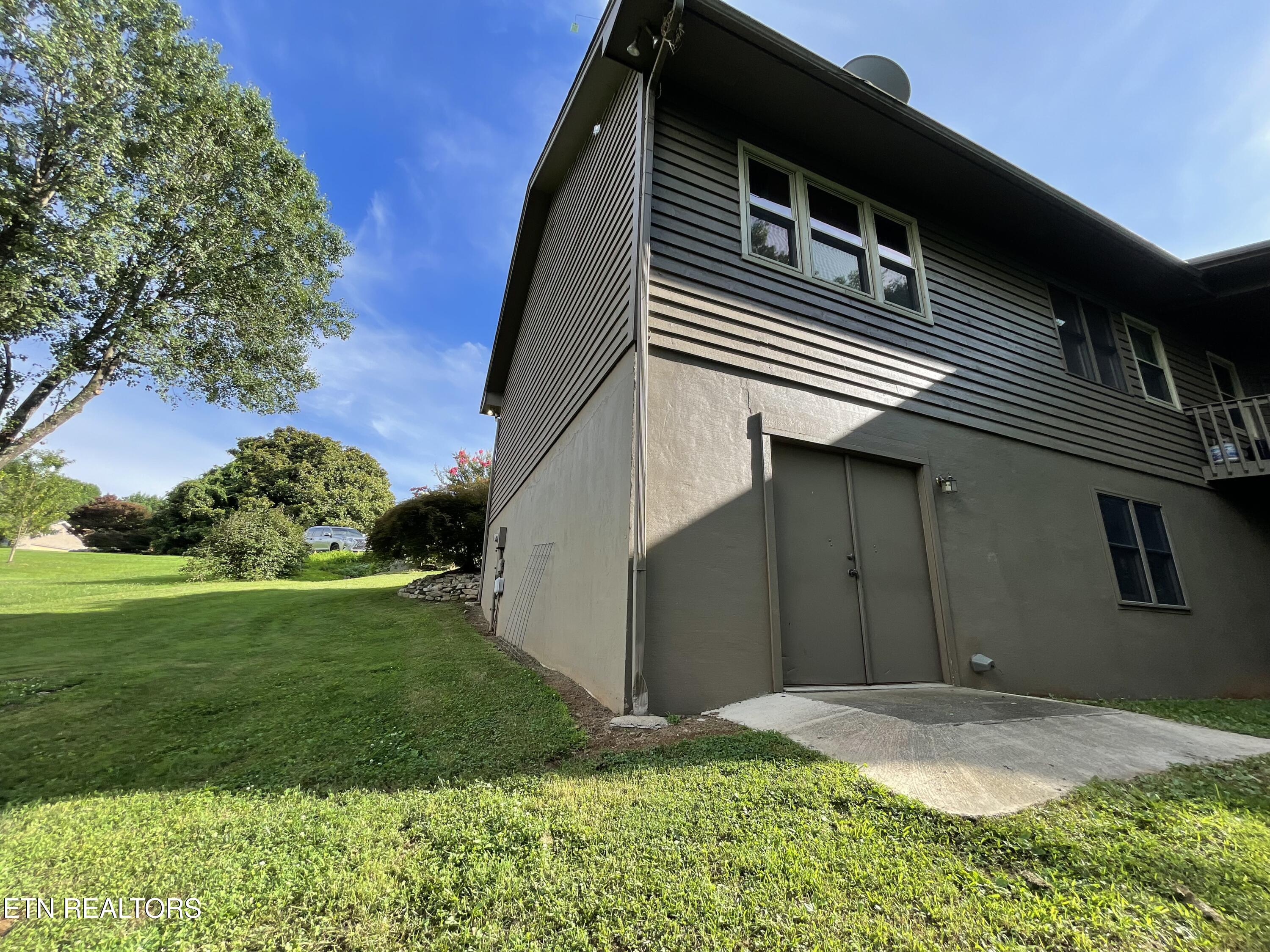 103 Farmington Place Clinton TN 37716