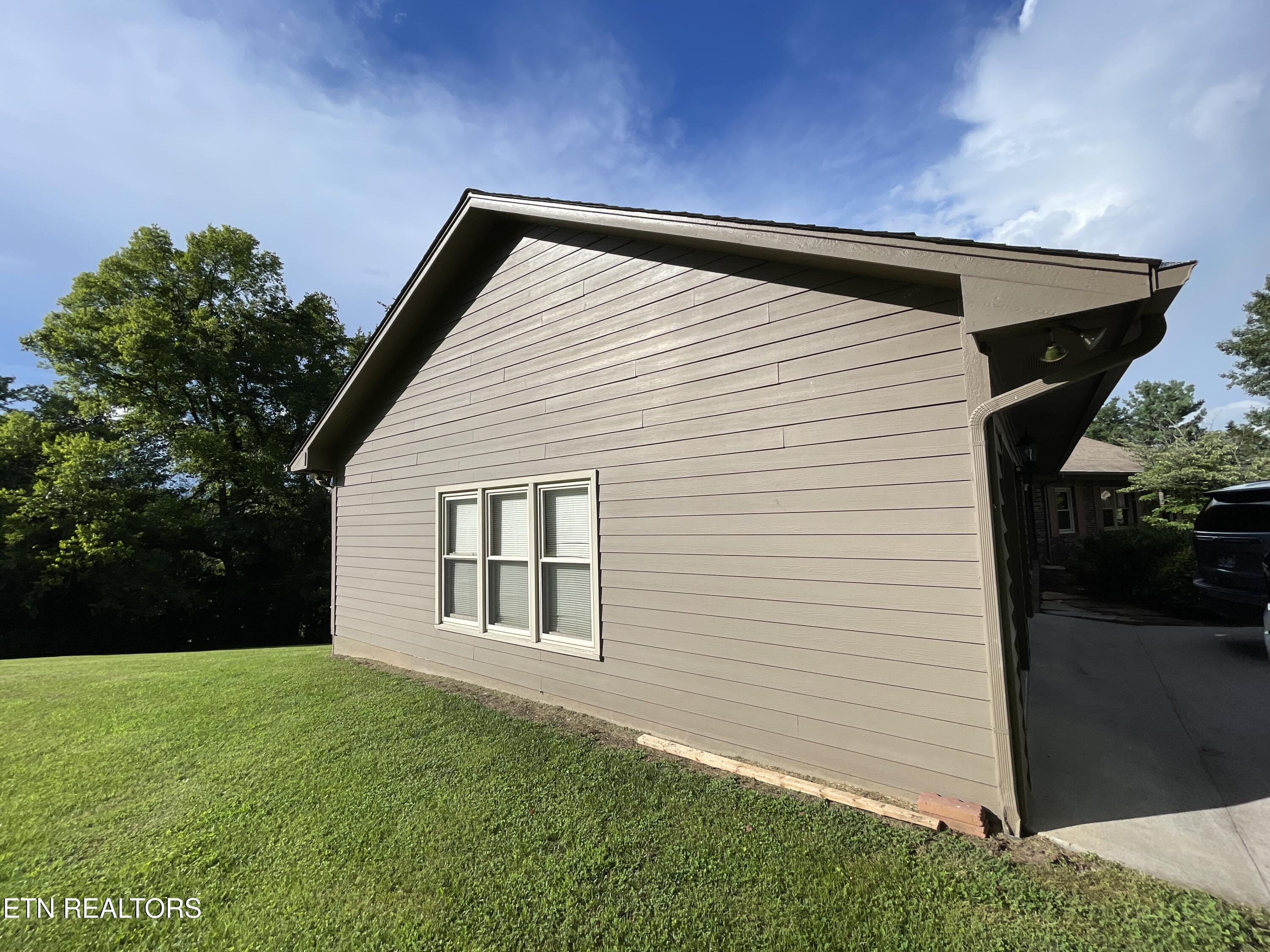 103 Farmington Place Clinton TN 37716