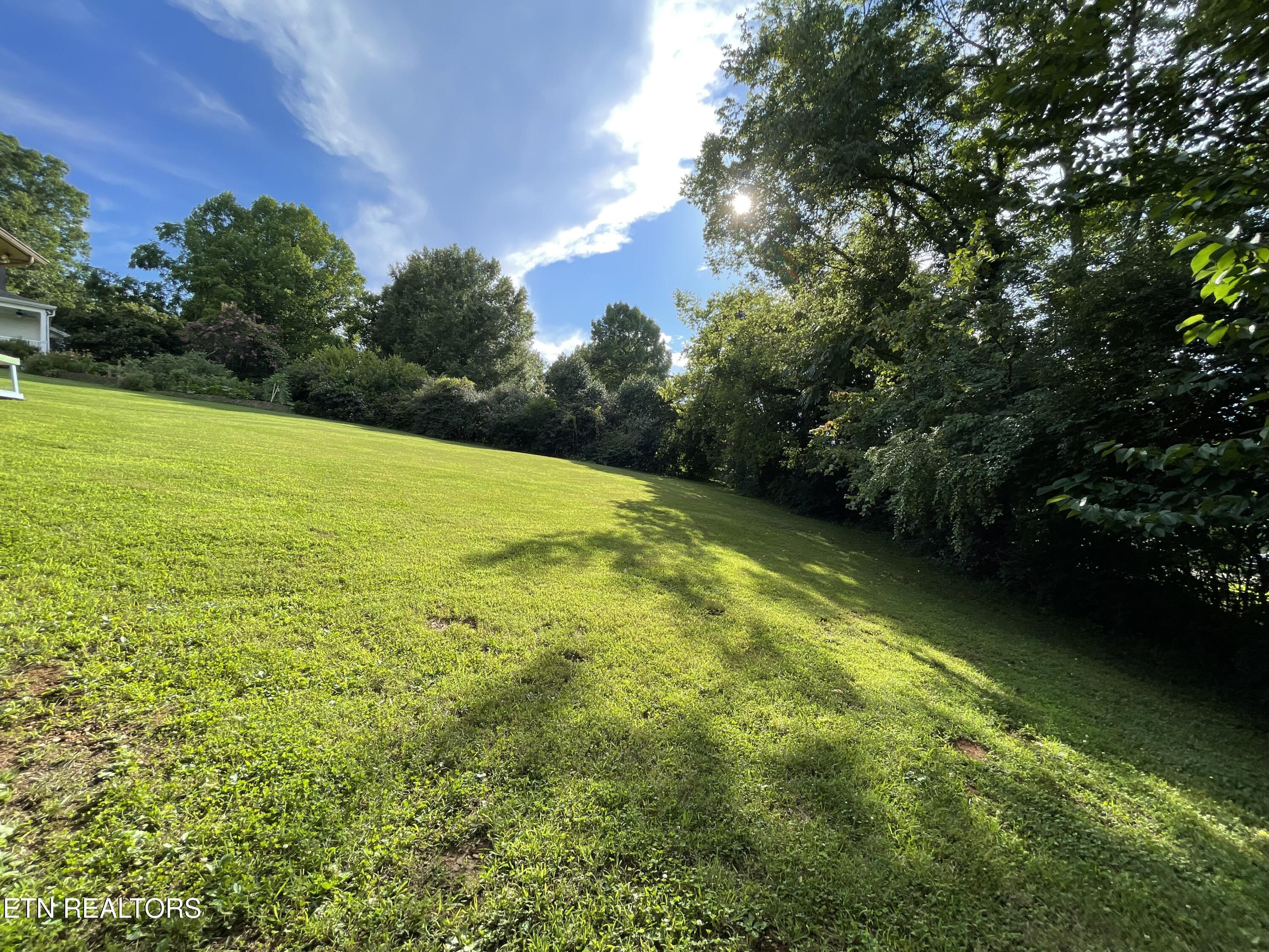103 Farmington Place Clinton TN 37716