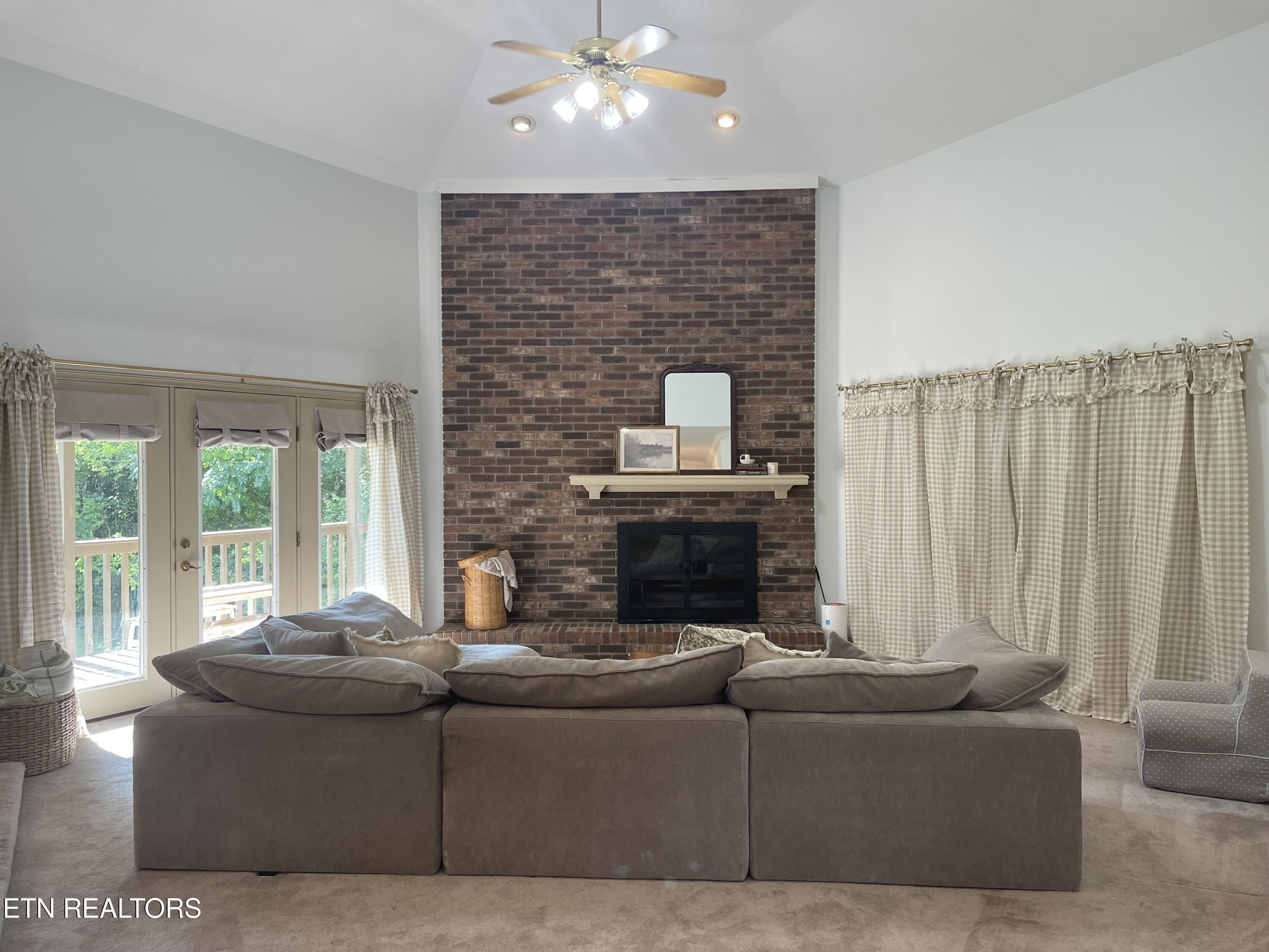 103 Farmington Place Clinton TN 37716