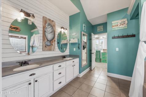 1463 Benjamin Boulevard Sevierville TN 37876