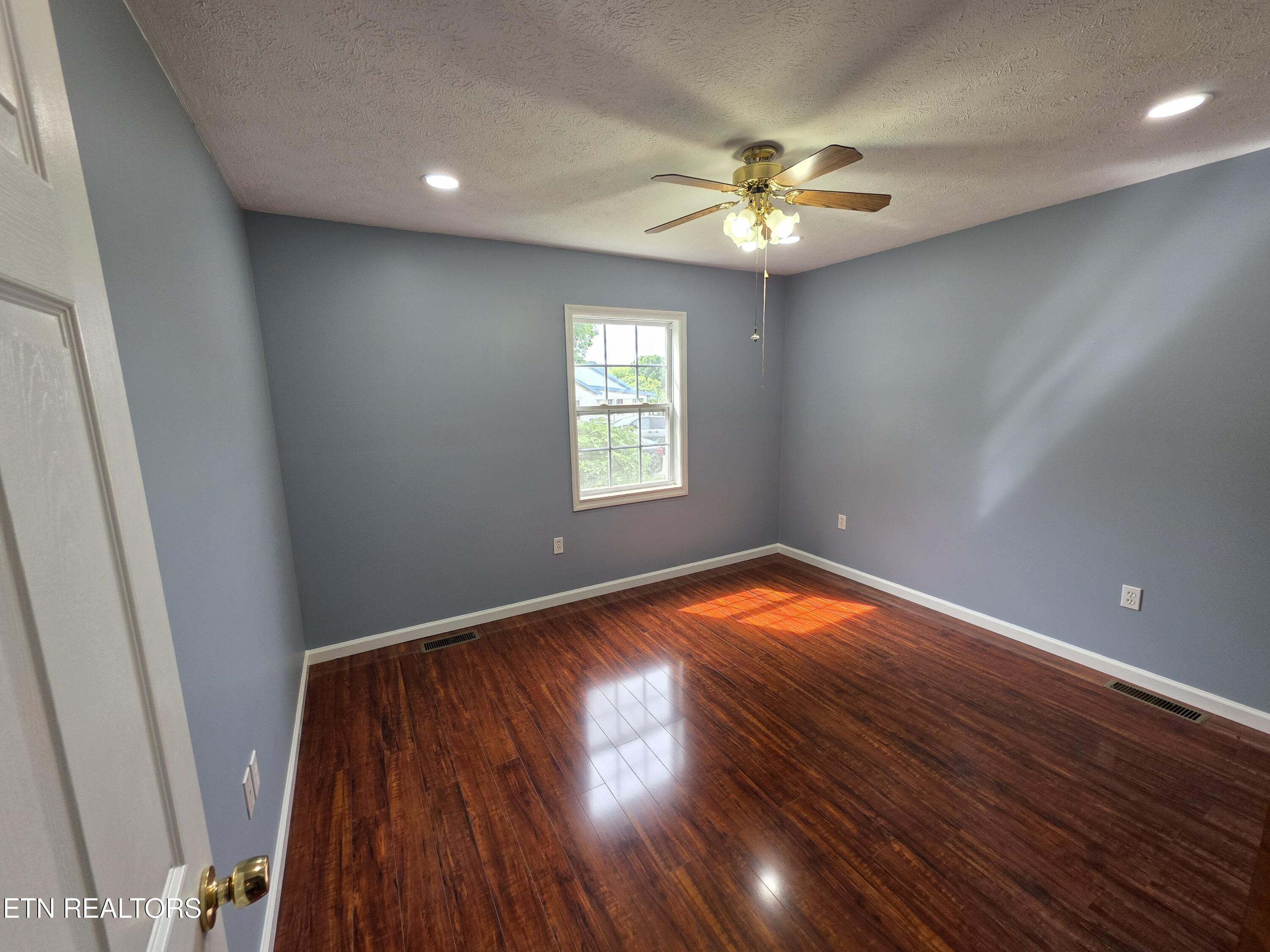 1011 Bon Street Lenoir City TN 37771