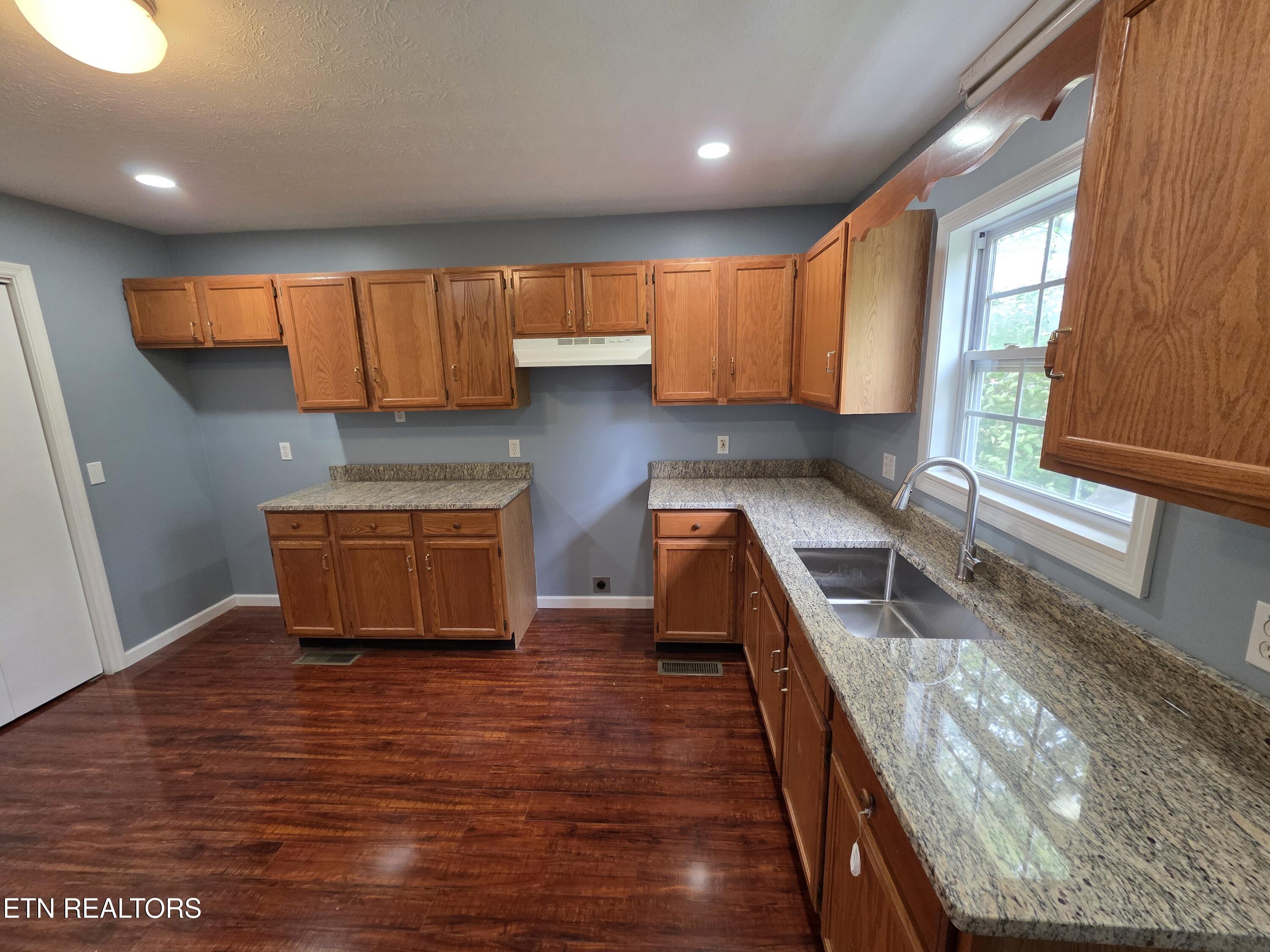 1011 Bon Street Lenoir City TN 37771