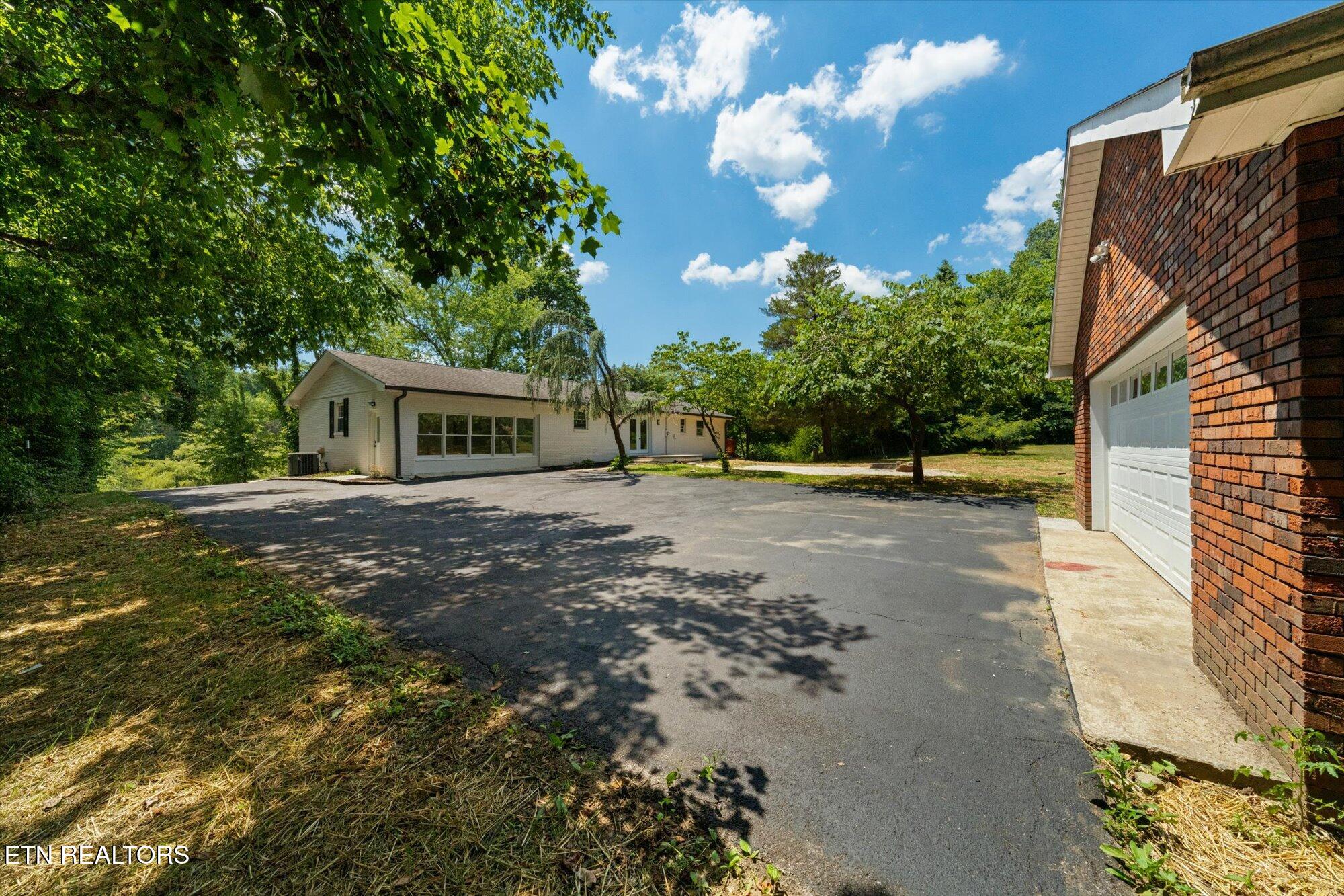 8534 Heiskell Road Powell TN 37849