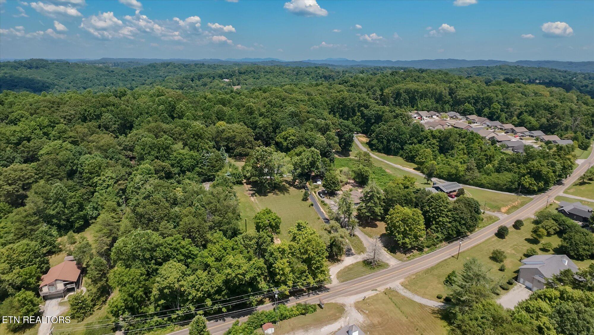 8534 Heiskell Road Powell TN 37849