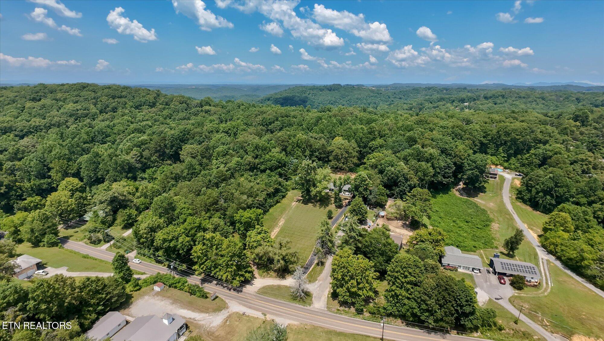 8534 Heiskell Road Powell TN 37849