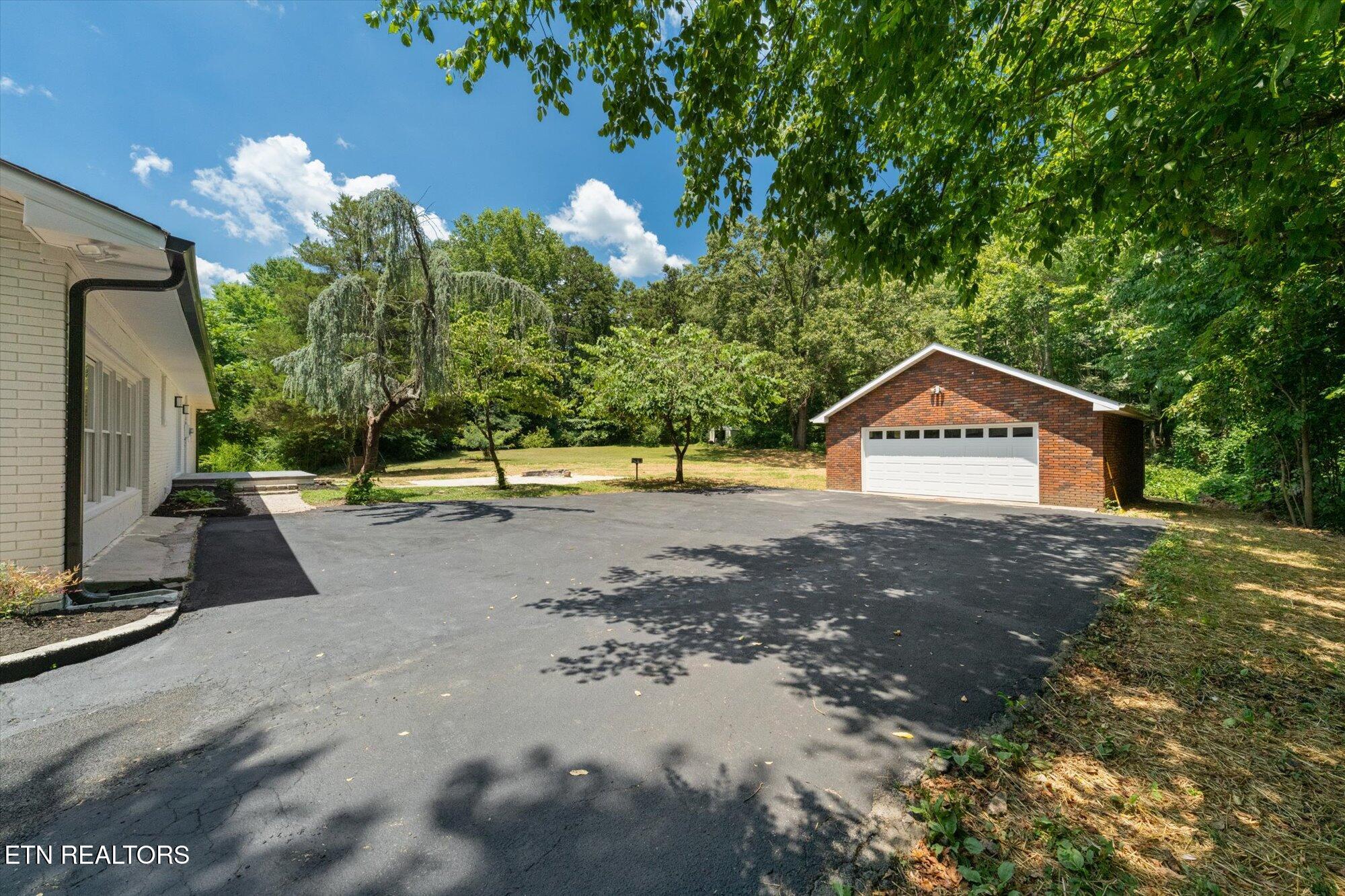 8534 Heiskell Road Powell TN 37849