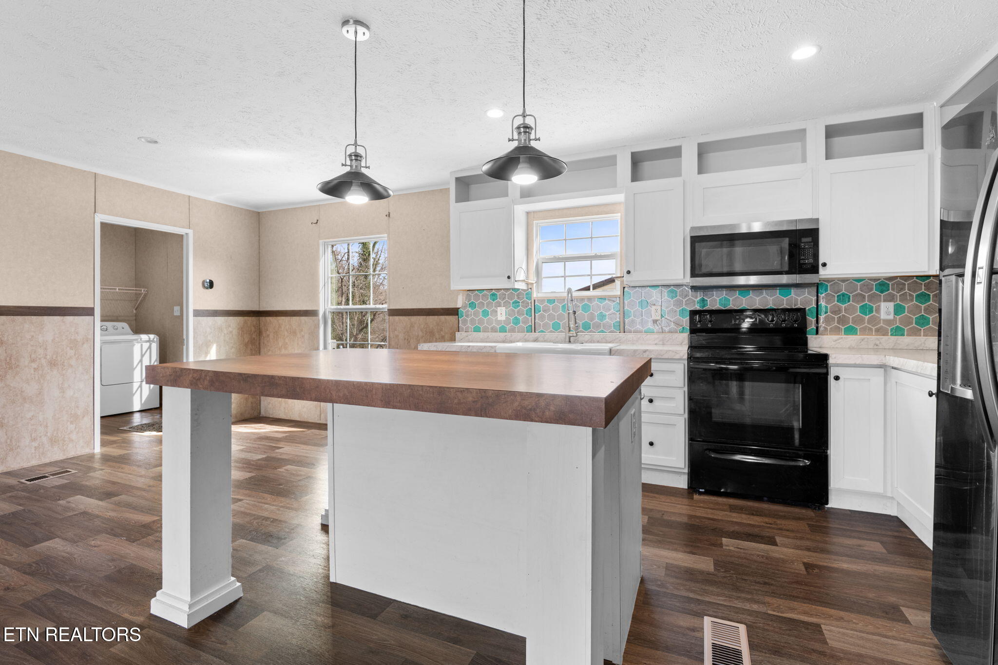 296 Illinois Avenue Oak Ridge TN 37830