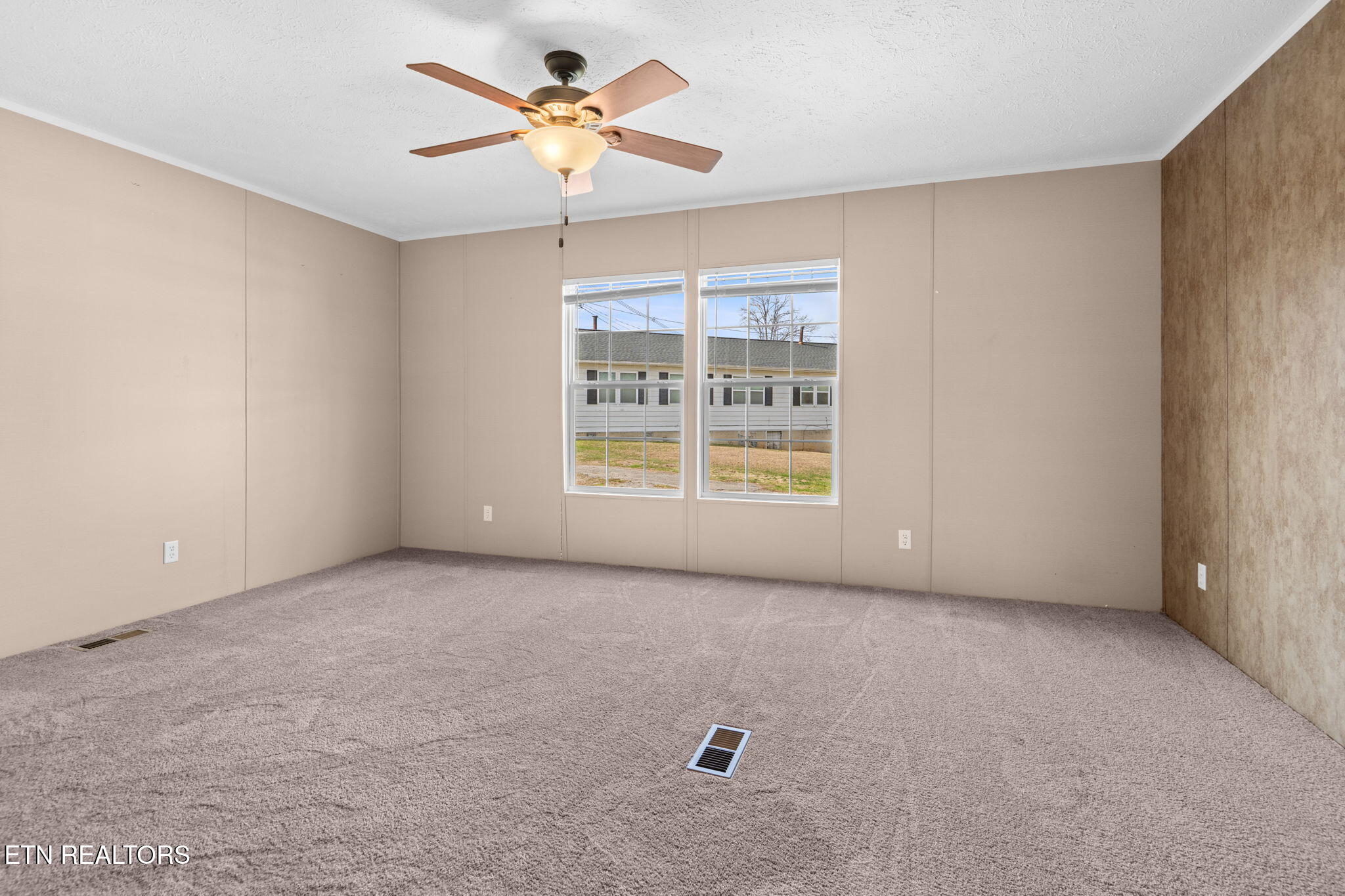 296 Illinois Avenue Oak Ridge TN 37830