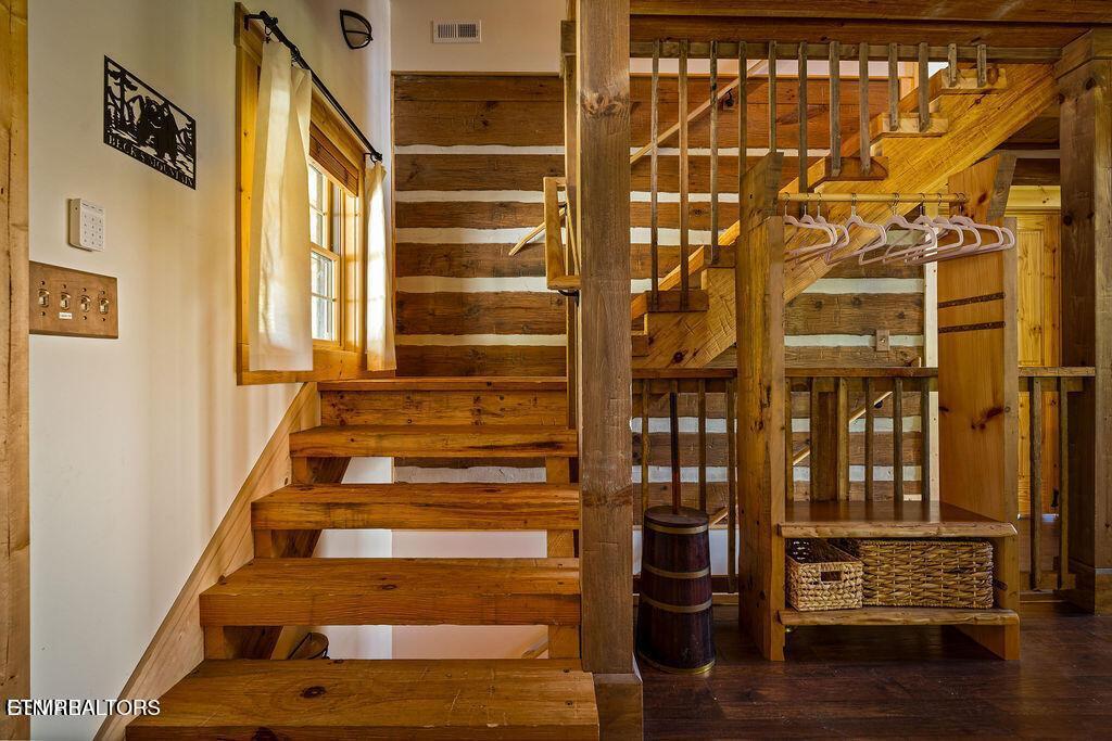 335 Hawken Drive Walland TN 37886