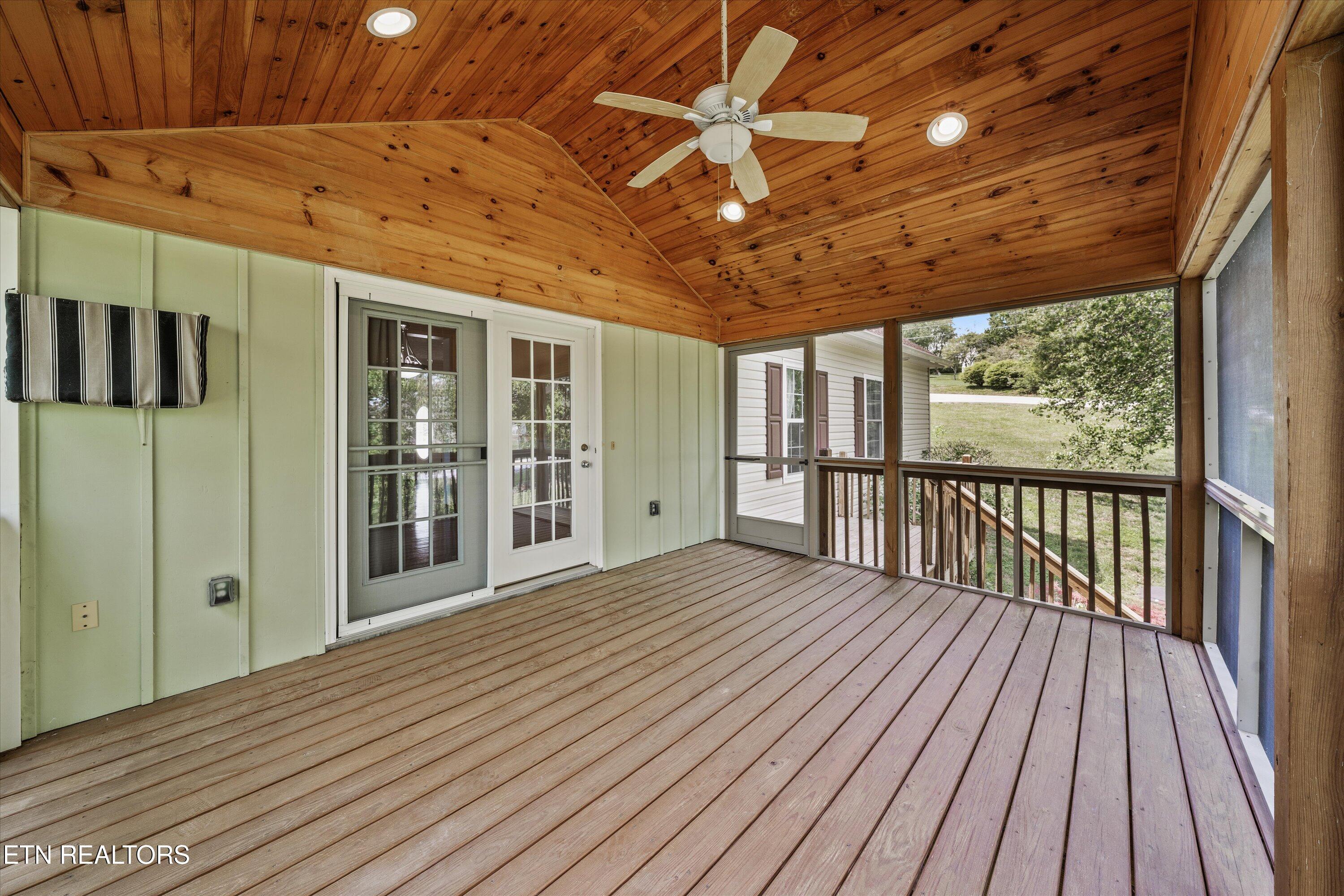 102 Chaloni Lane Loudon TN 37774