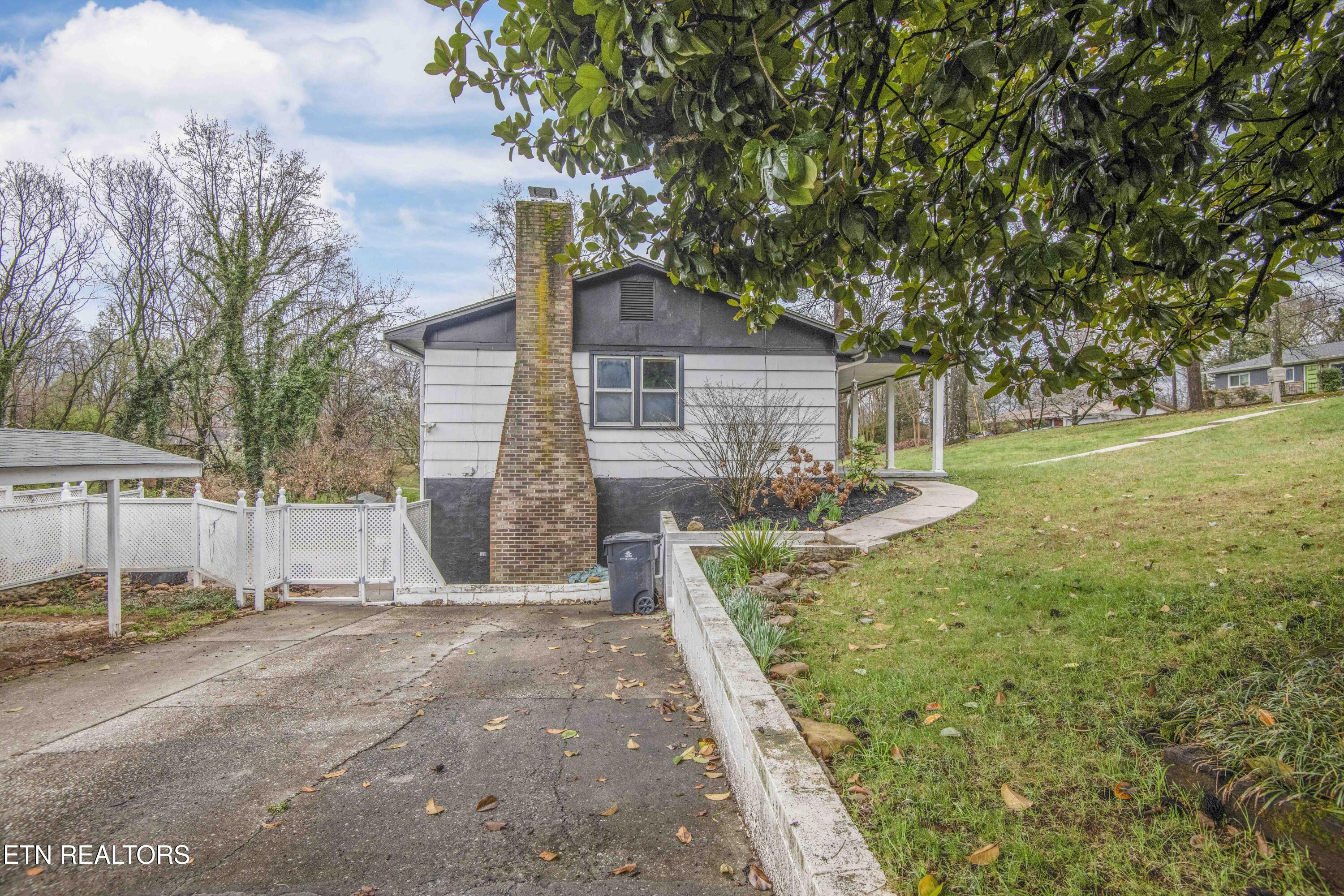 5814 Blossom Road Knoxville TN 37912