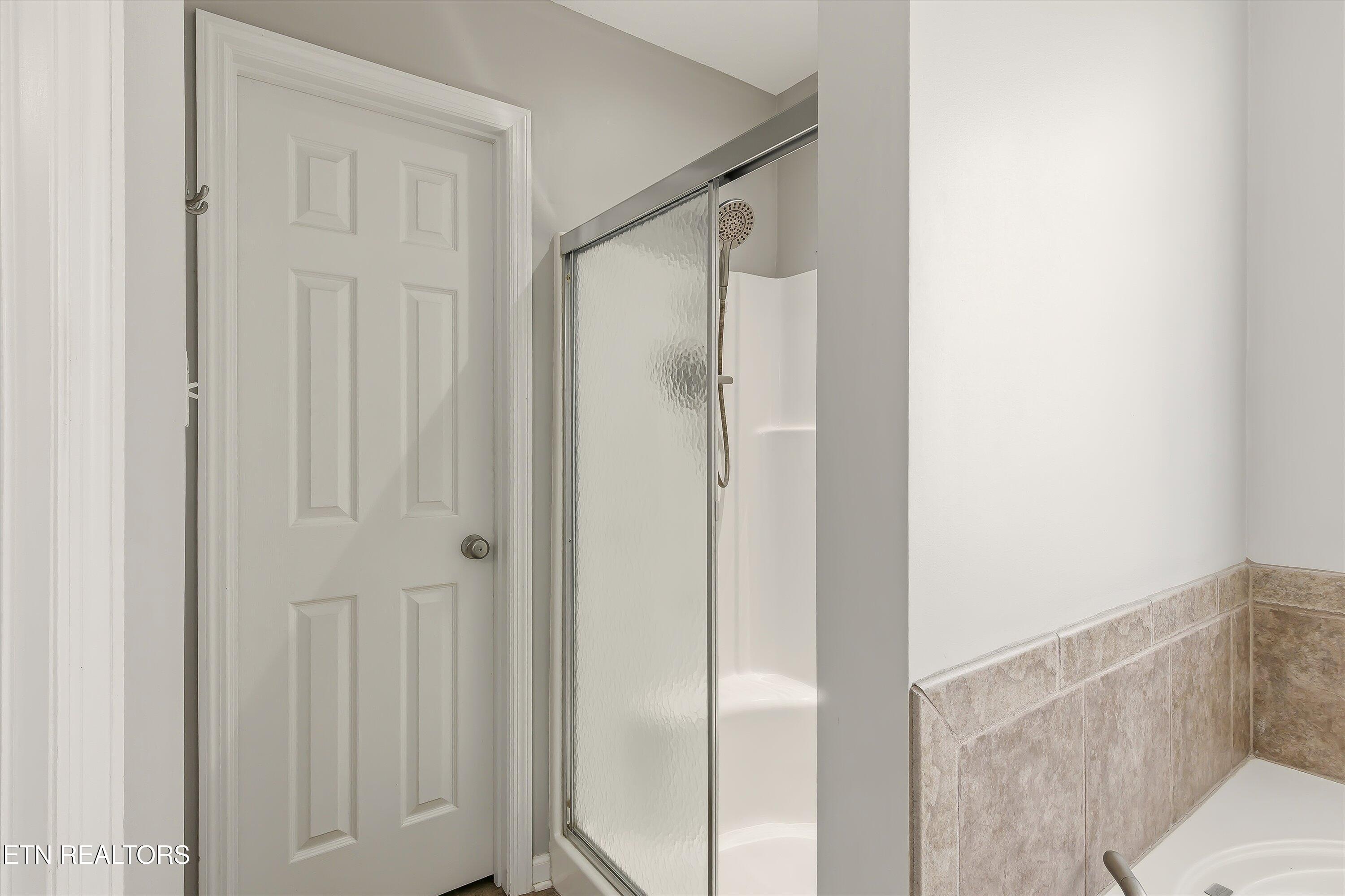 1636 Silver Oak Lane Lenoir City TN 37772