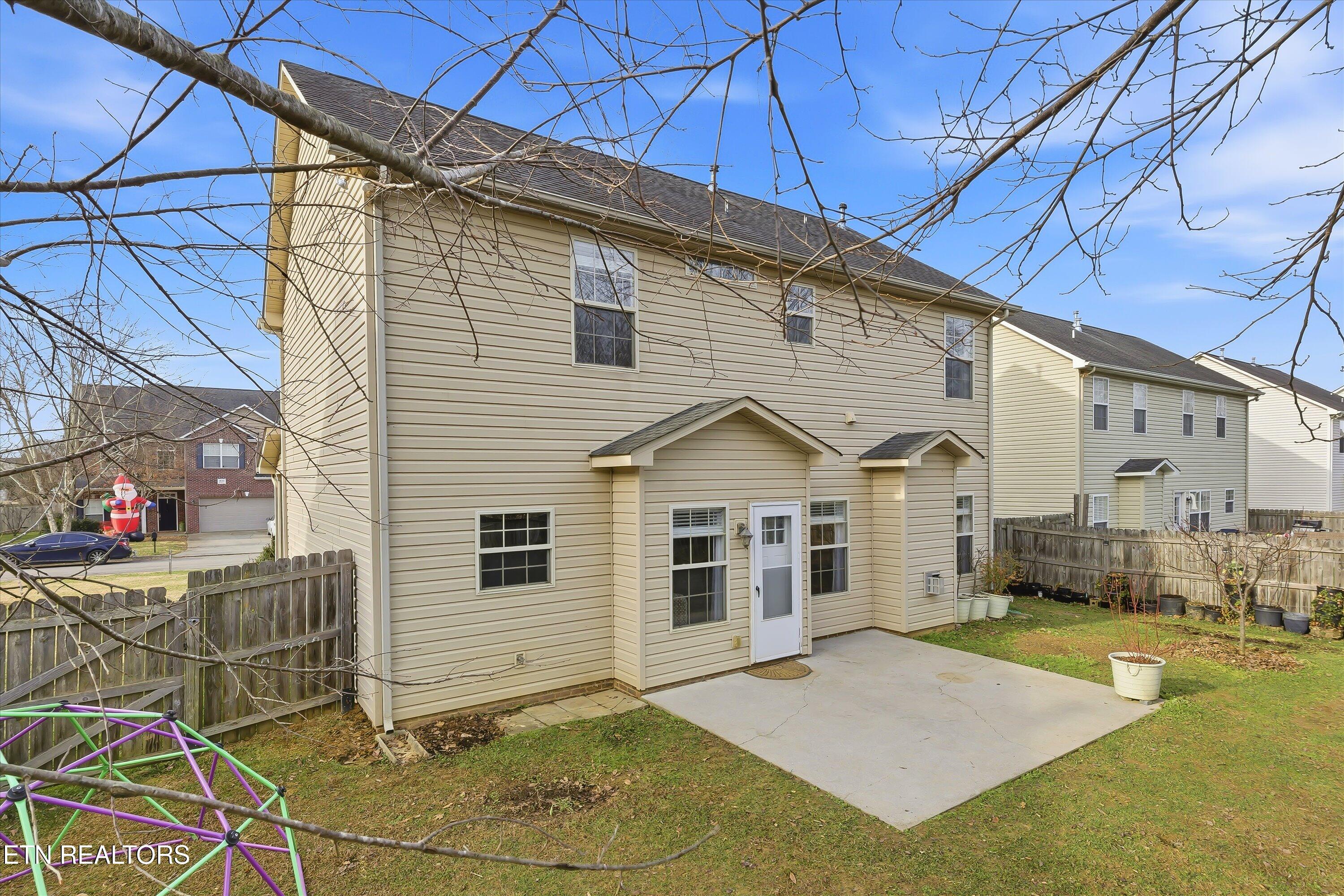1636 Silver Oak Lane Lenoir City TN 37772