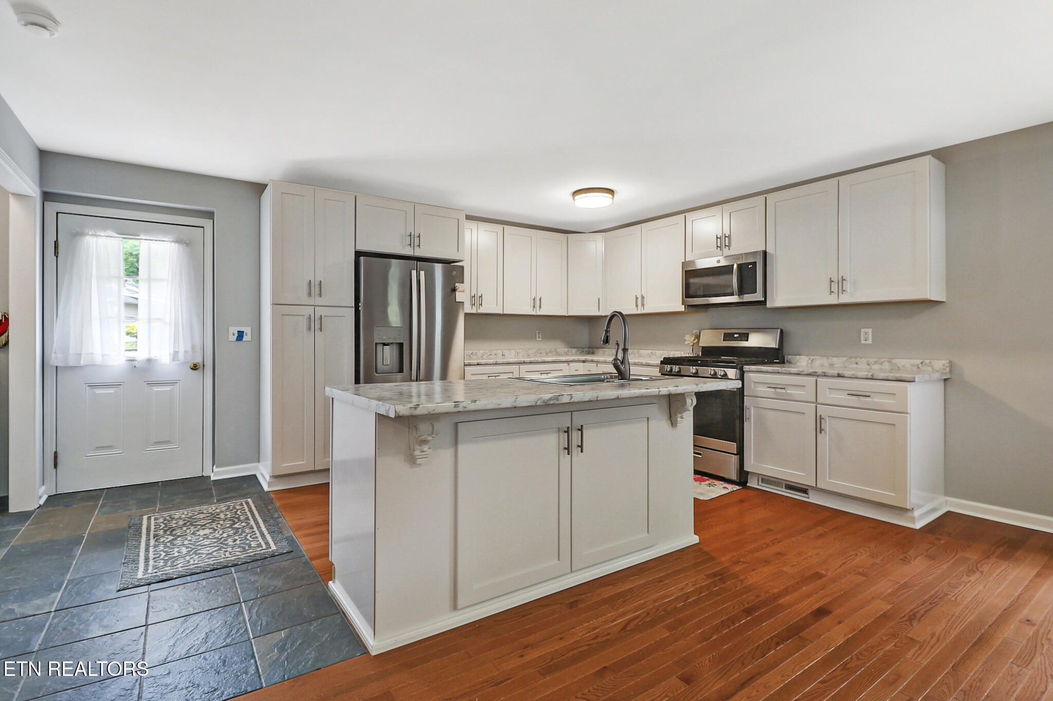 106 Dewey Road Oak Ridge TN 37830