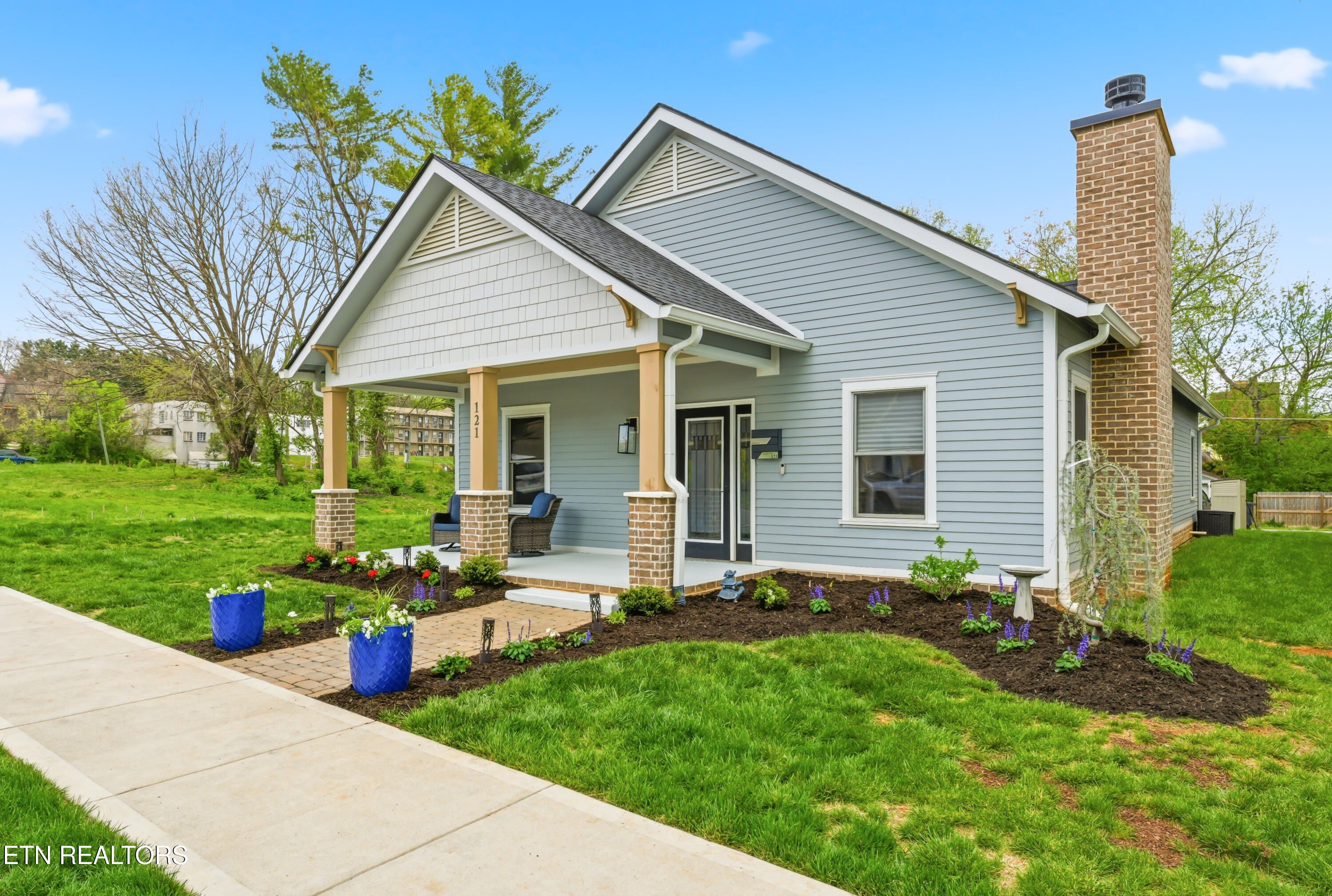 121 Leonard Place Knoxville TN 37917