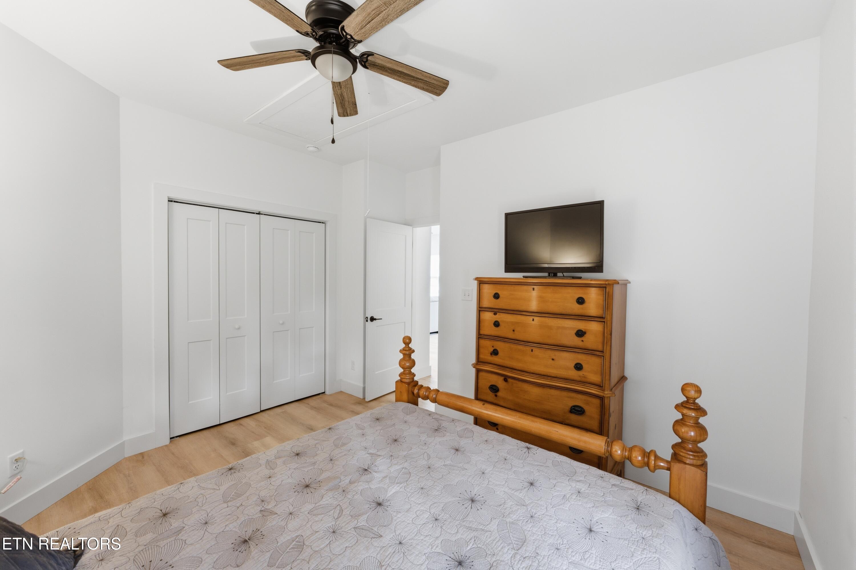 121 Leonard Place Knoxville TN 37917