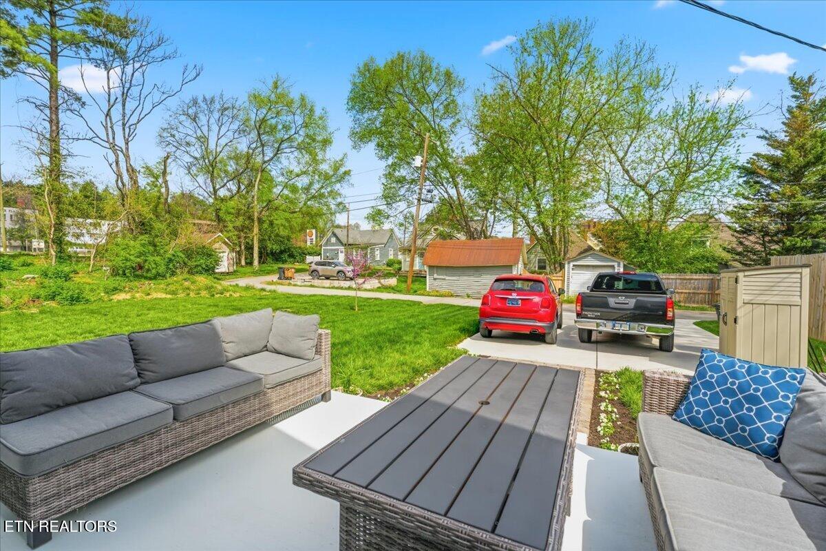 121 Leonard Place Knoxville TN 37917