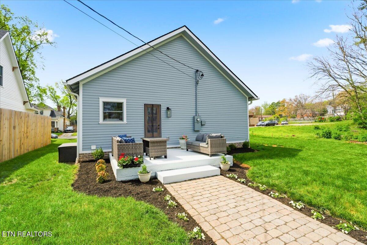 121 Leonard Place Knoxville TN 37917