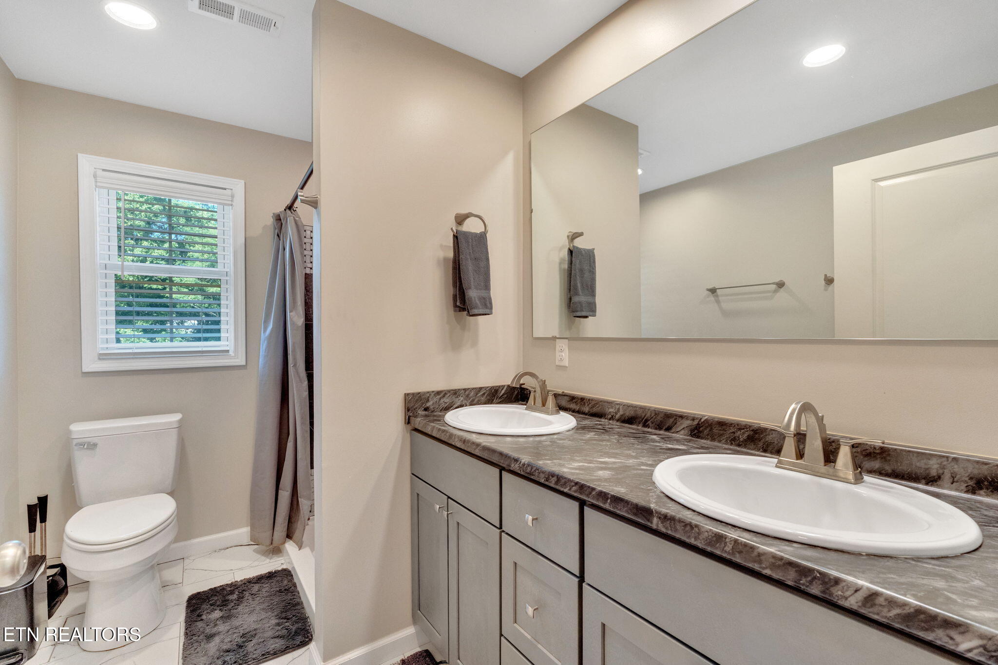 296 Seal Avenue Sneedville TN 37869