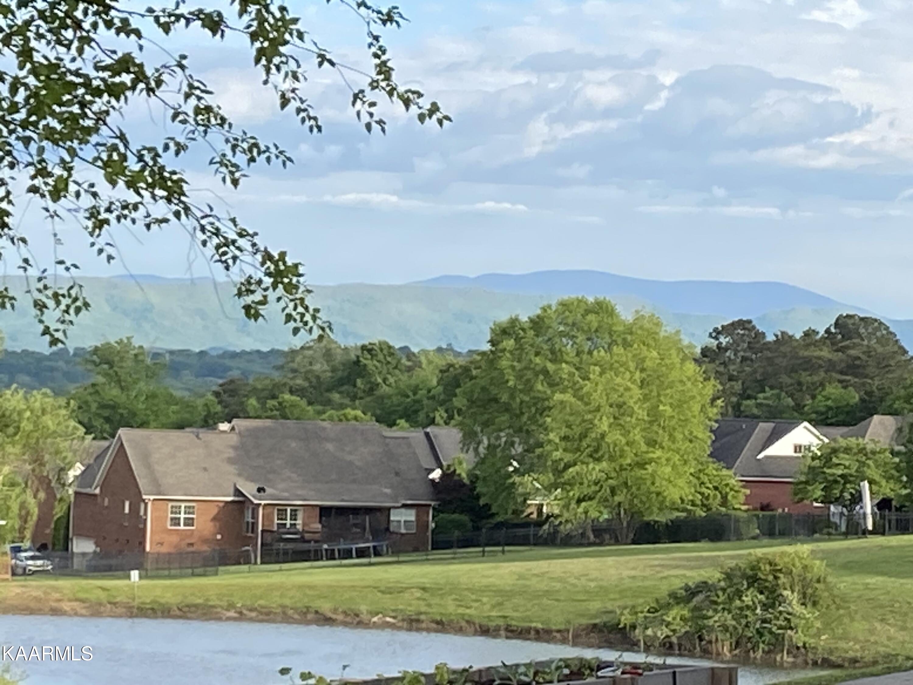 1760 Inverness Drive Maryville TN 37801