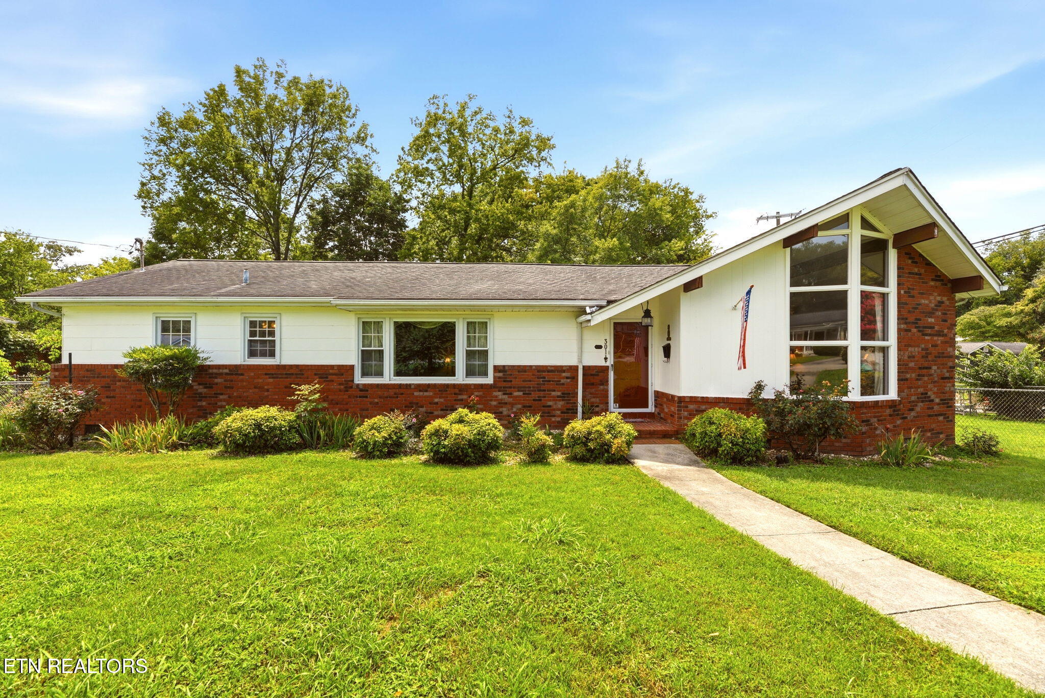 301 Cross Street Clinton TN 37716