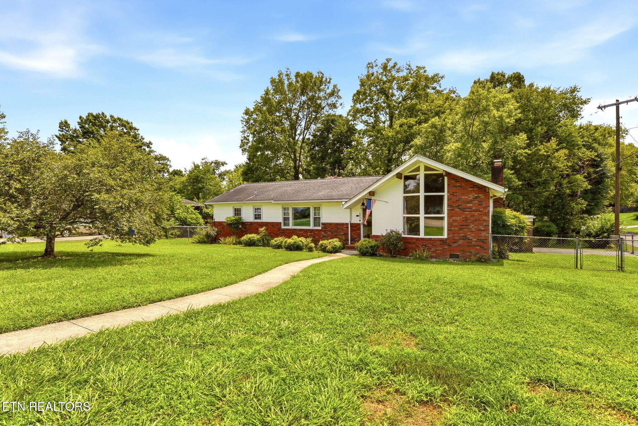 301 Cross Street Clinton TN 37716