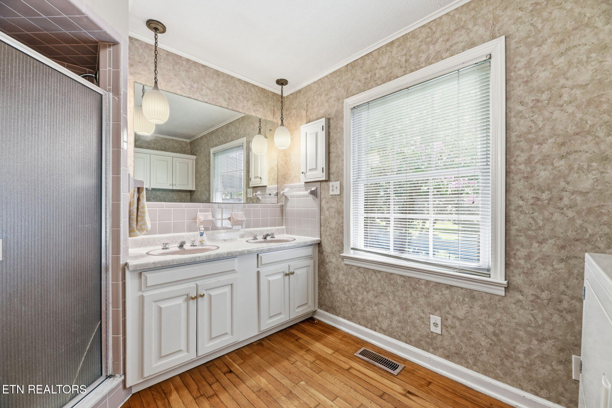 301 Cross Street Clinton TN 37716
