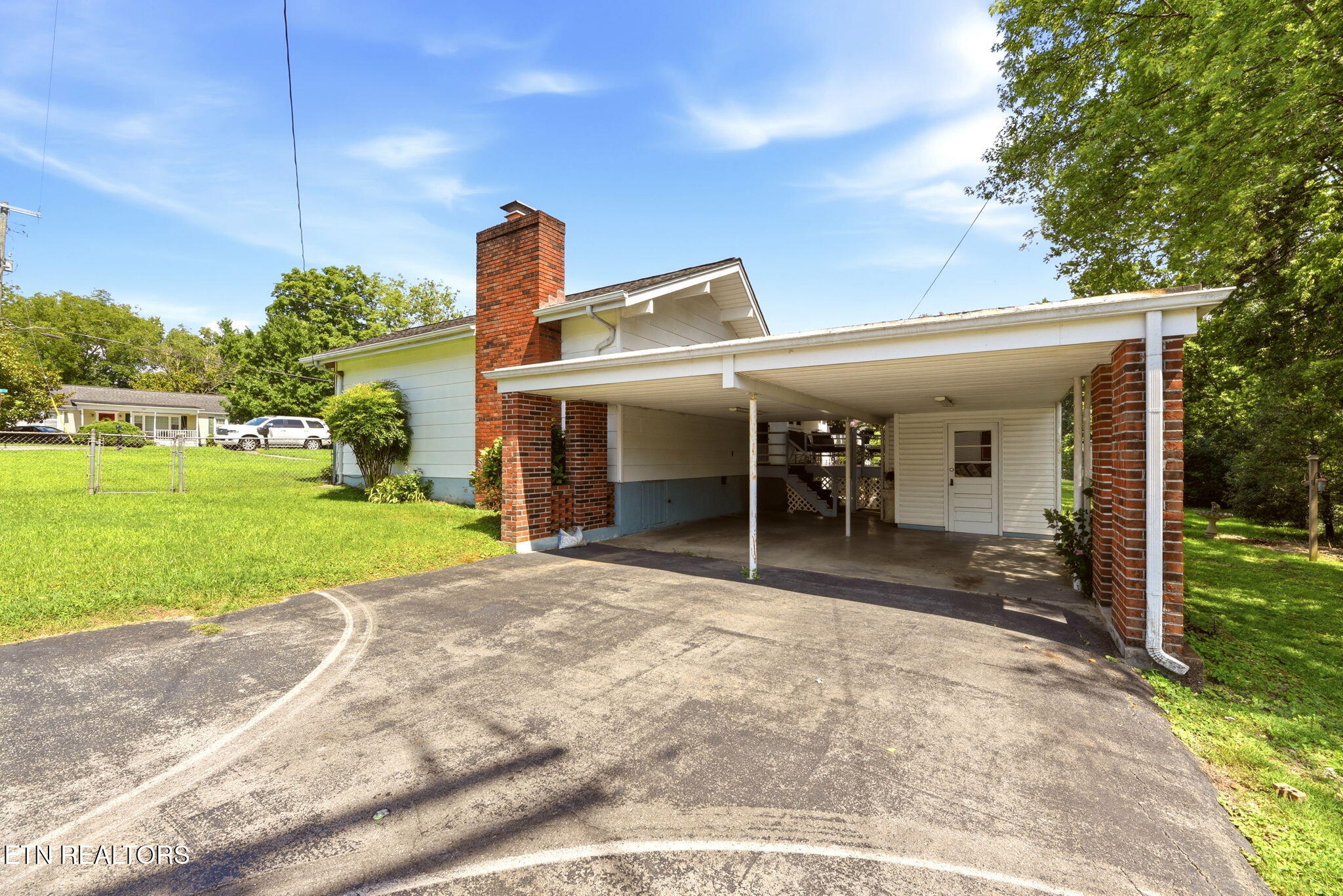 301 Cross Street Clinton TN 37716