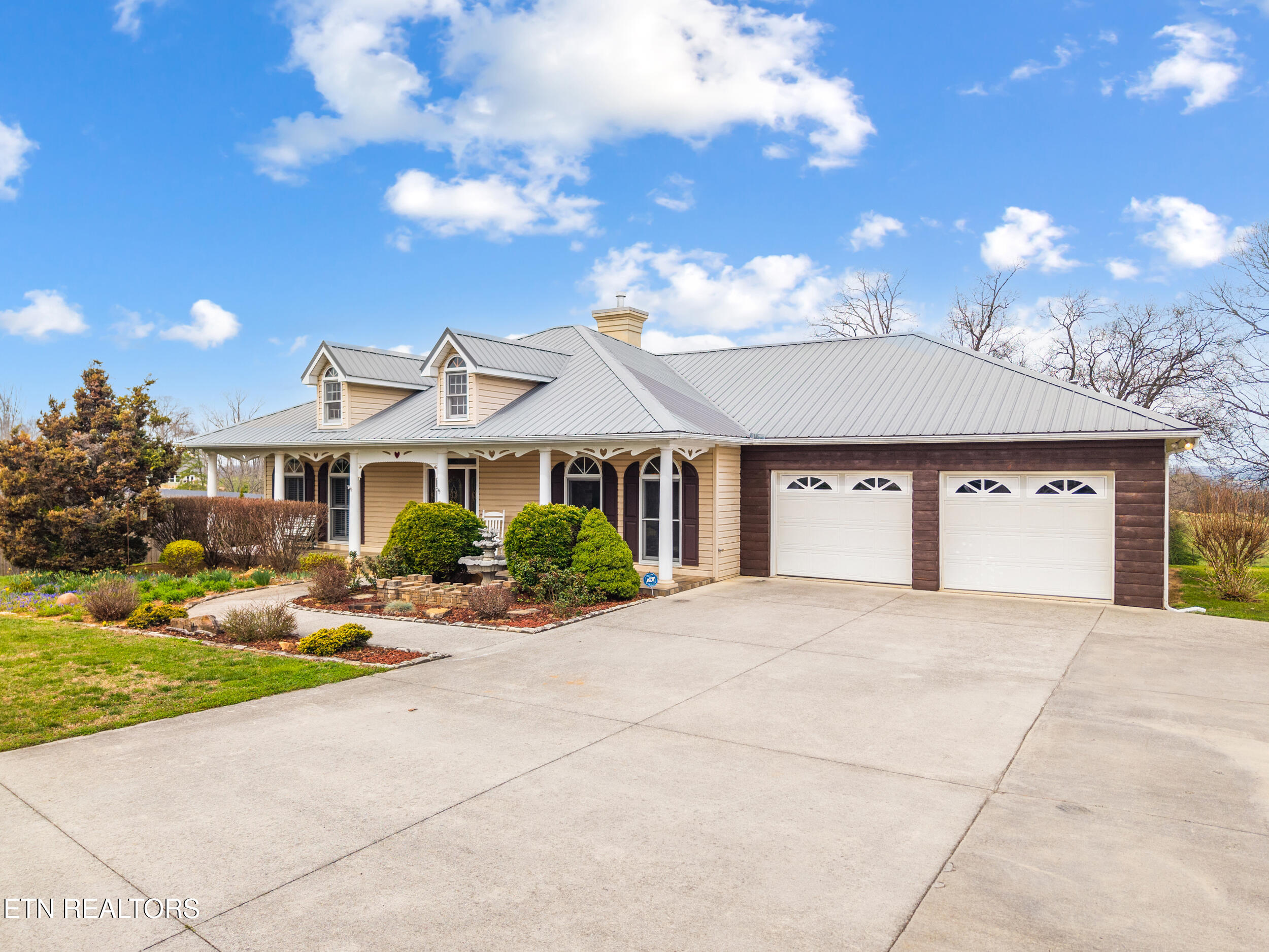 1861 Big Buck Lane Sevierville TN 37876