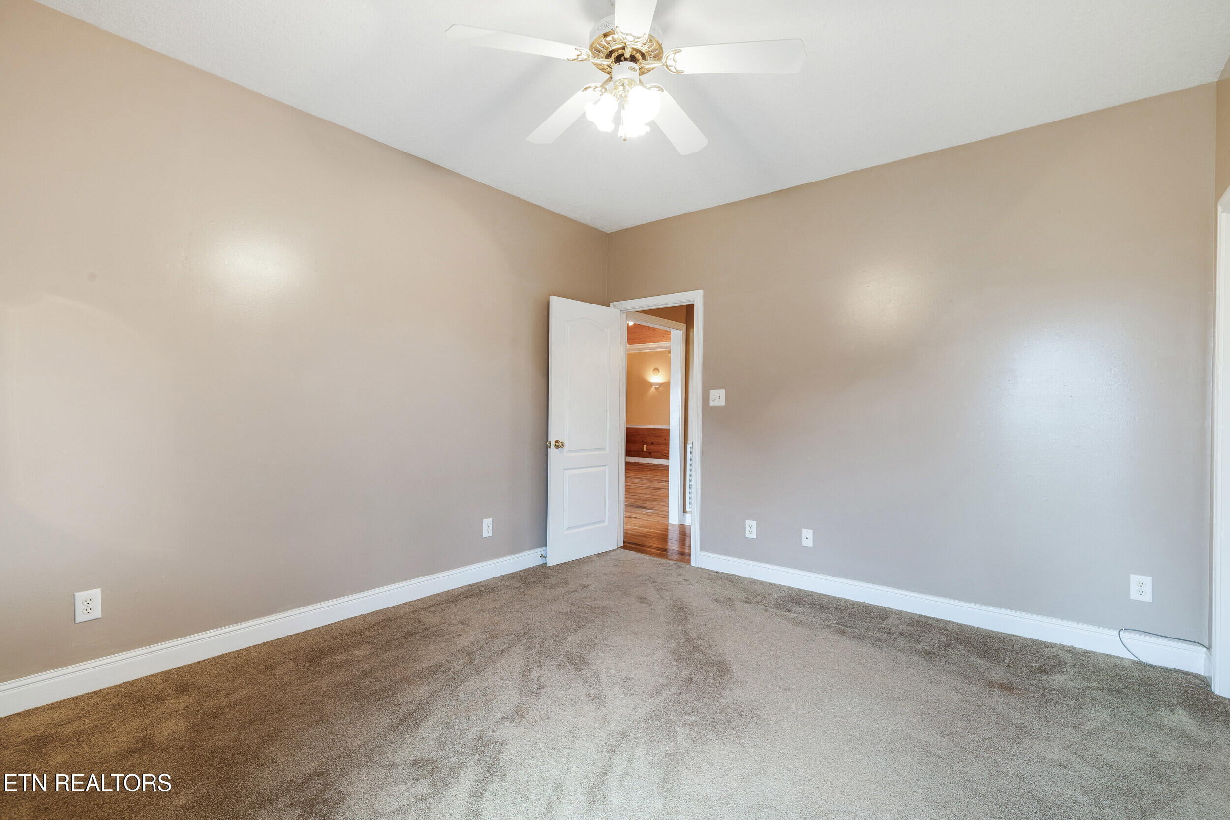 1861 Big Buck Lane Sevierville TN 37876
